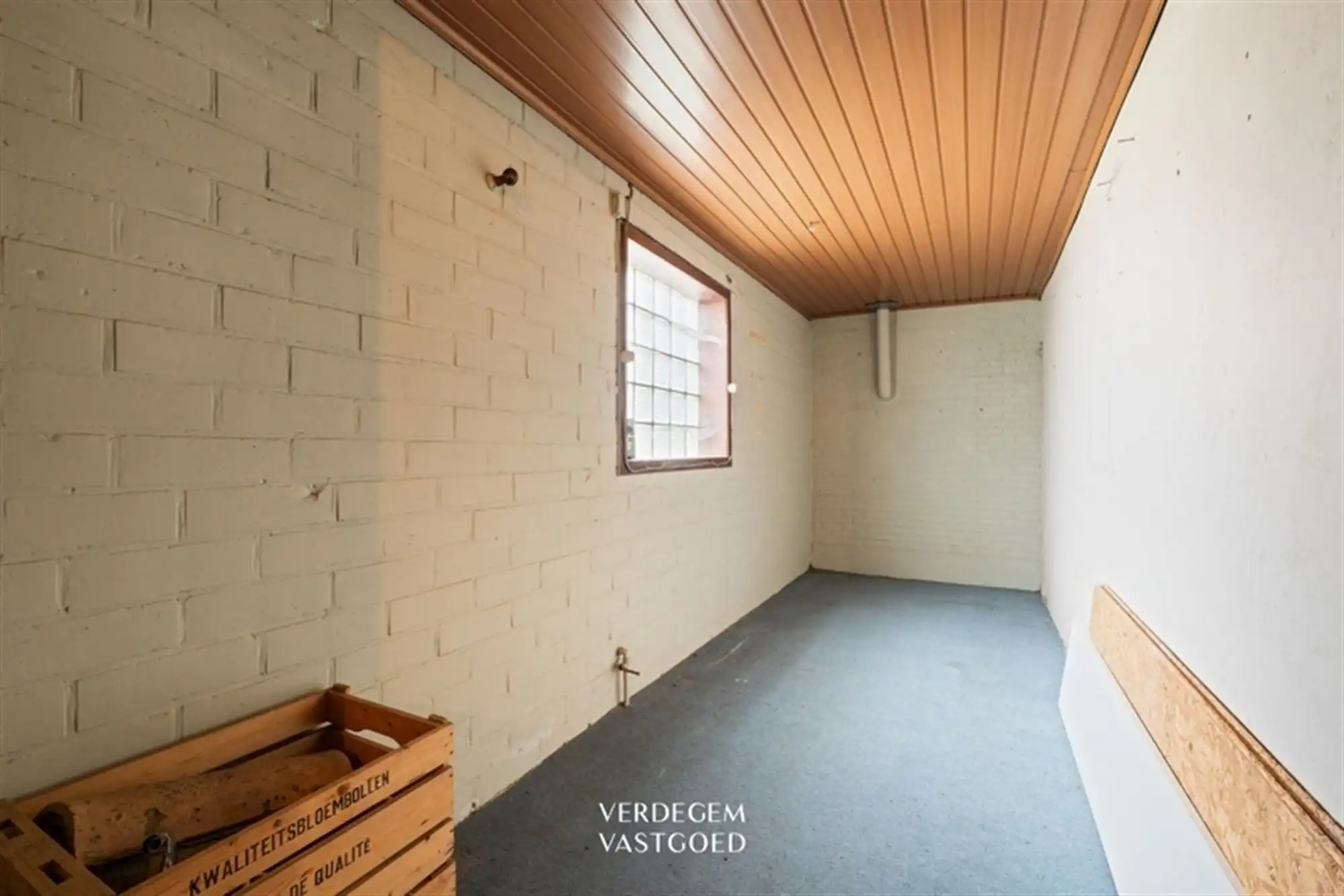 Vrijstaande woning met 2+1 slaapkamers, tuin en weidse zichten - te renoveren foto 15
