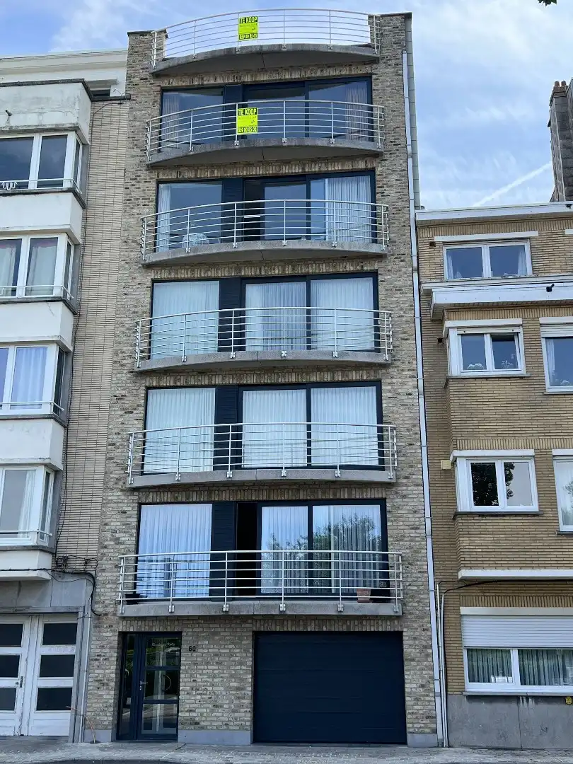 TE KOOP dakappartement Oostende met panoramische zicht  foto {{pictureIndex}}