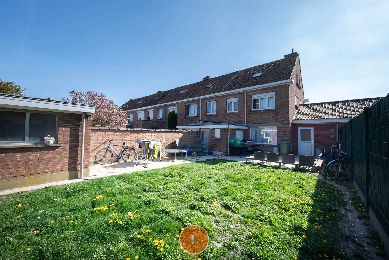 Deels te renoveren gezinswoning met 3 slaapkamers en garage. foto 8