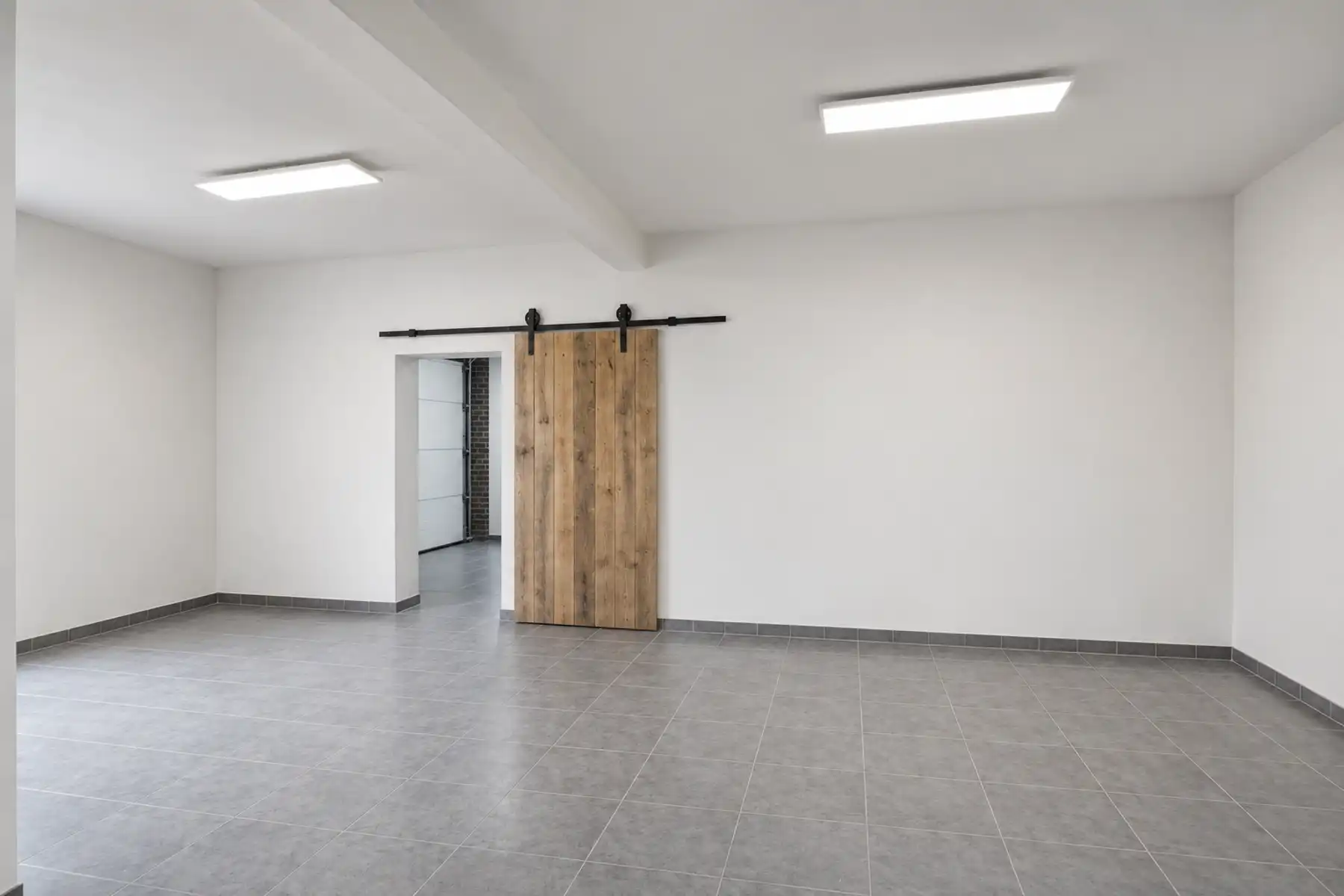 Ruime  gerenoveerde hoeve met werkplaats, zwembad en EPC B foto 18