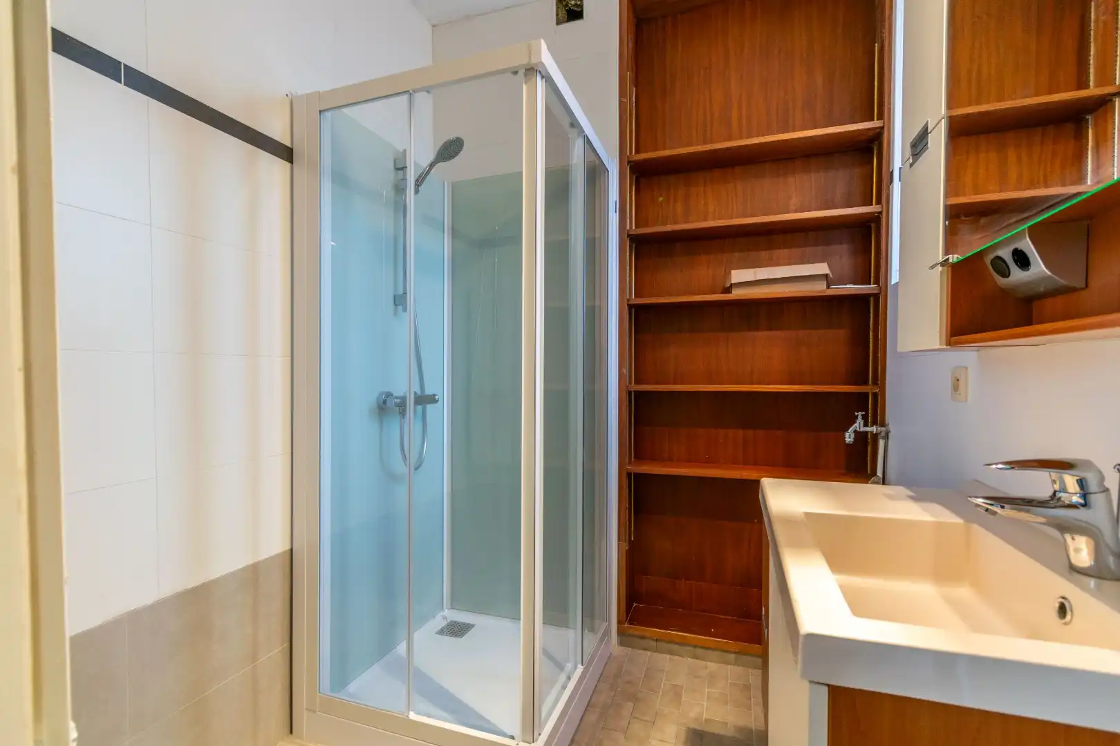 Een zeer ruim appartement te Halle! foto 6