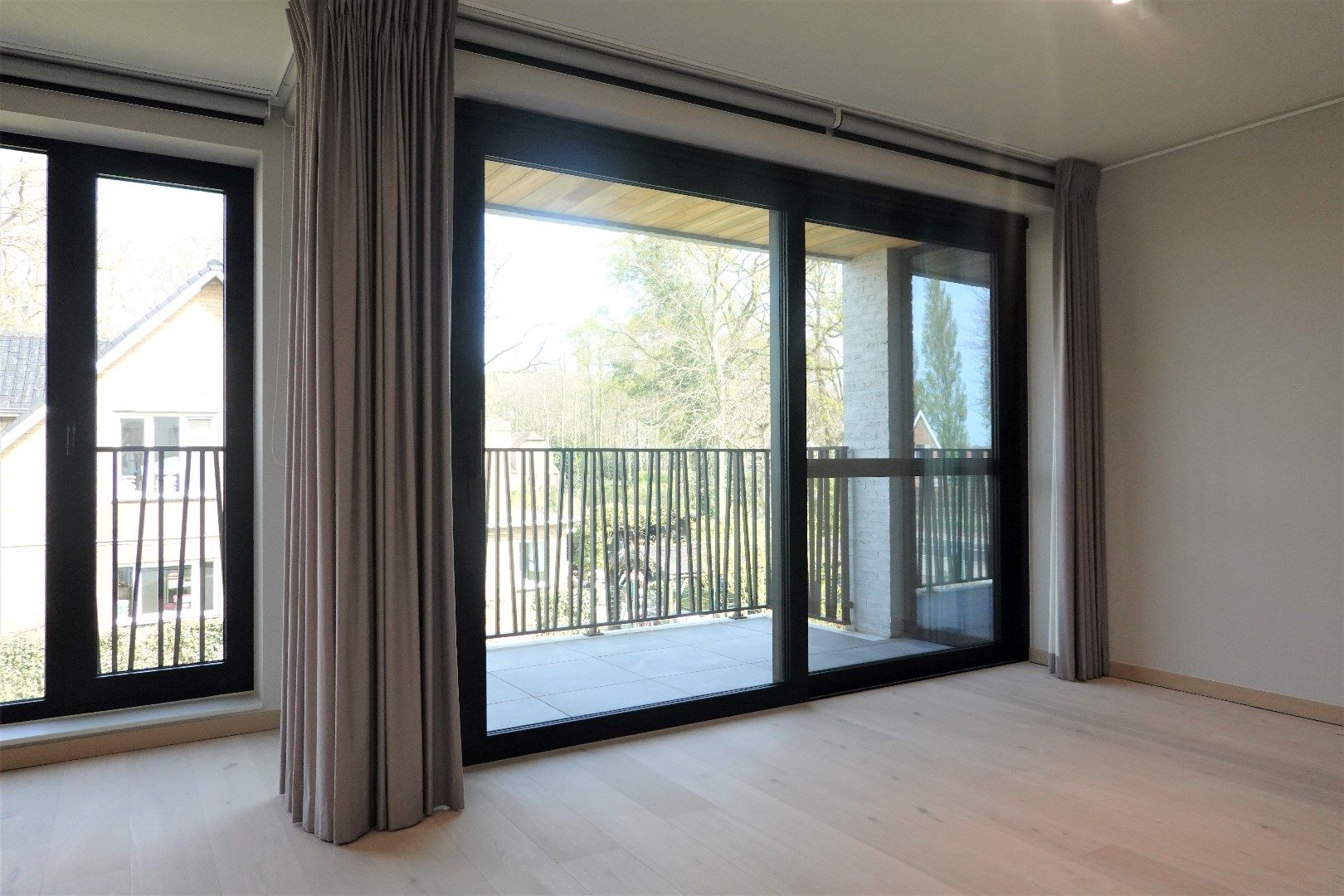 Uitzonderlijk luxueuze service flat te Varsenare foto 2