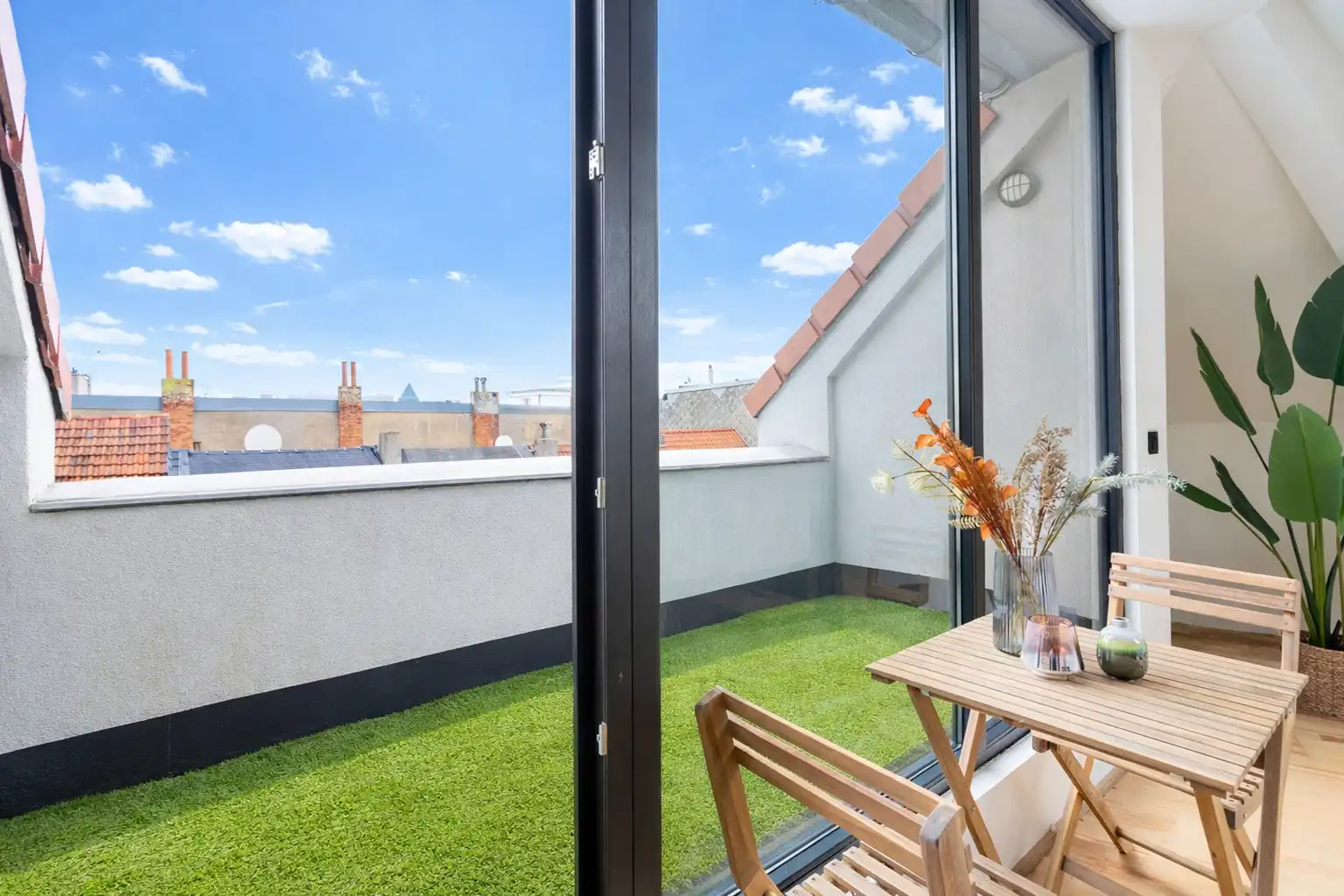 Instapklaar dakappartement op een zuchtje van Park Spoor Noord foto 5