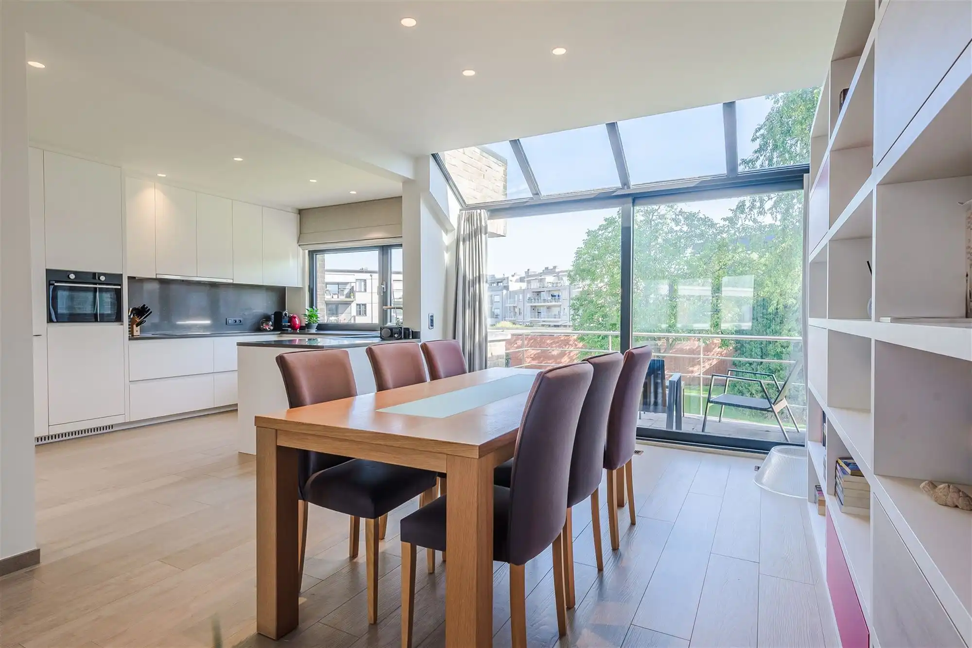 Stijlvolle bel-etagewoning met zonnige tuin foto 14