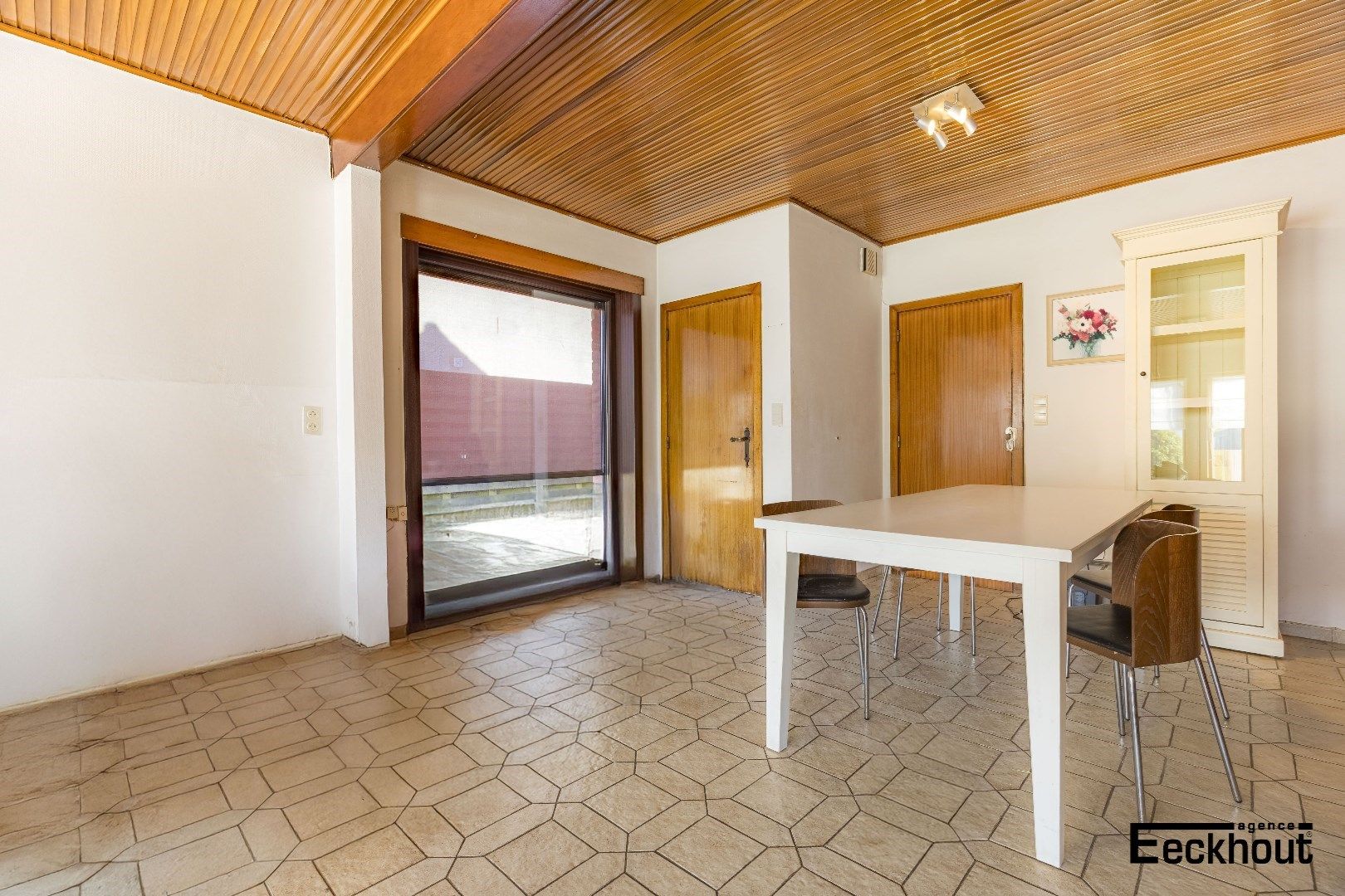 Knusse woning te Gistel met tuin, terras, garage en 3 slaapkamers foto 6