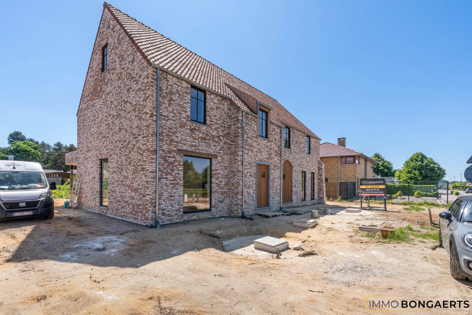 Nieuwbouwwoning met vier slaapkamers in Opglabbeek (NOG 2 BESCHIKBAAR) foto {{pictureIndex}}