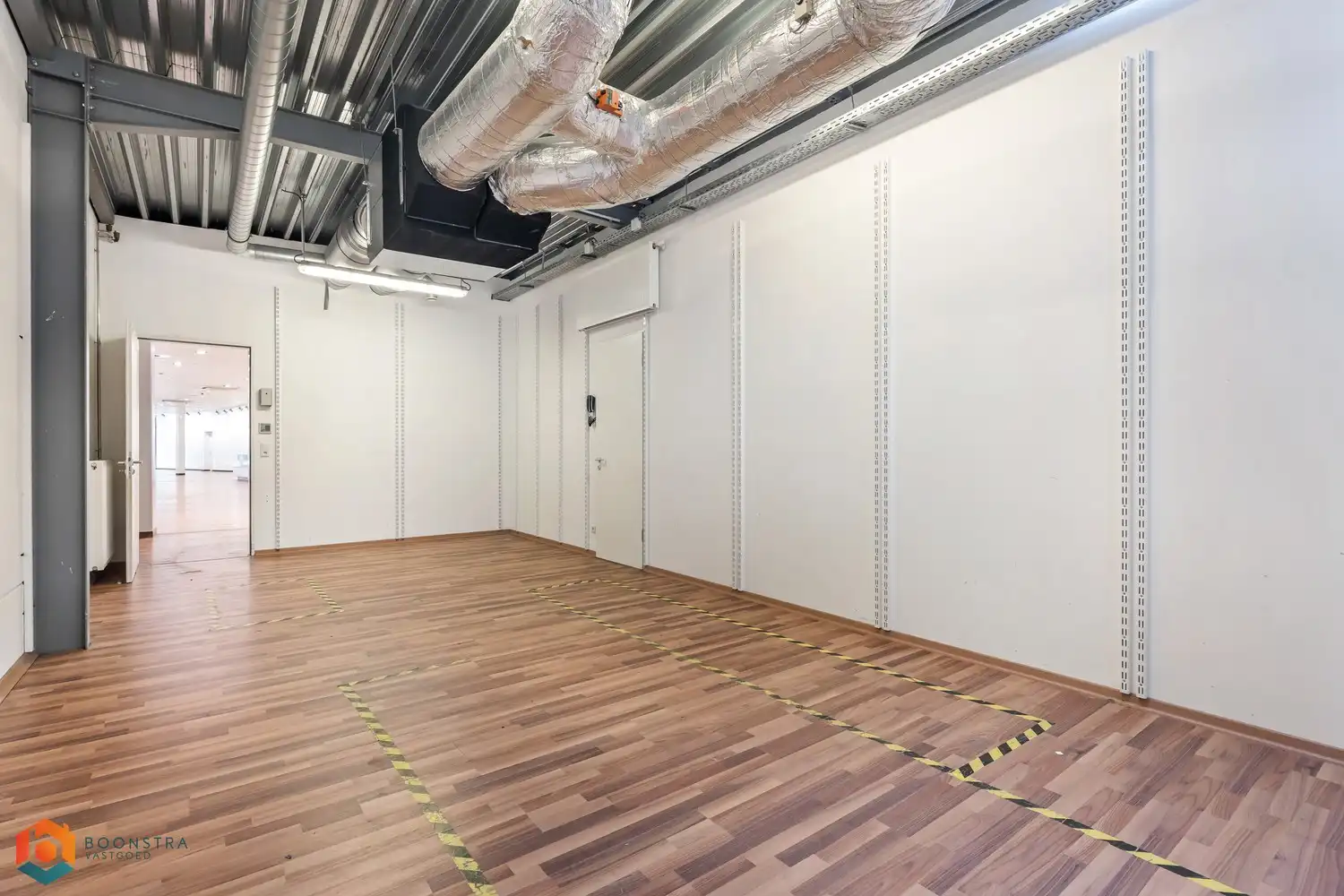 Ruim handelsgelijkvloers op een uitstekende locatie te Heist-op-den-Berg foto 18