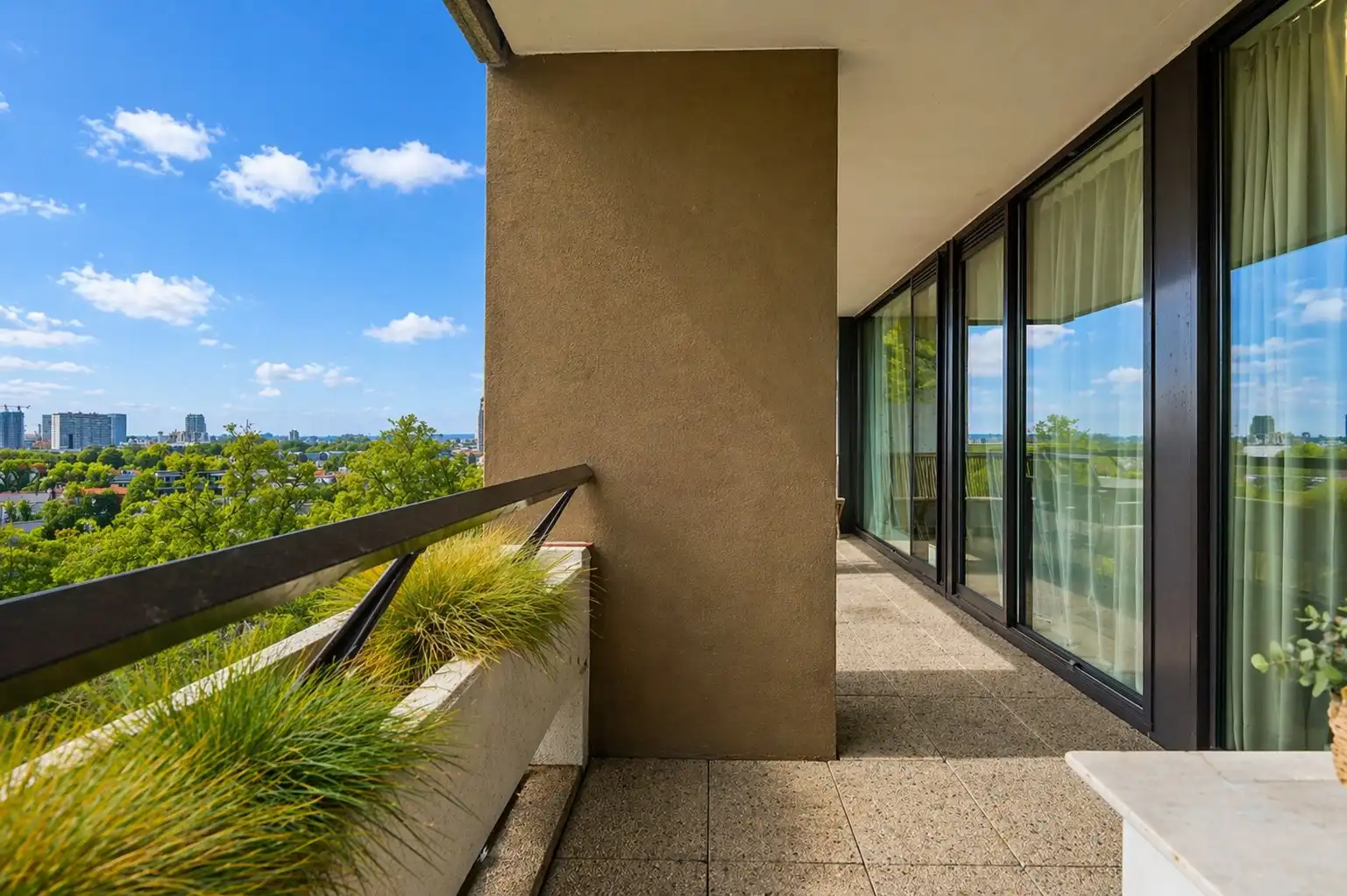 Gezellig, instapklaar appartement 141m² + 26m² terras foto 16