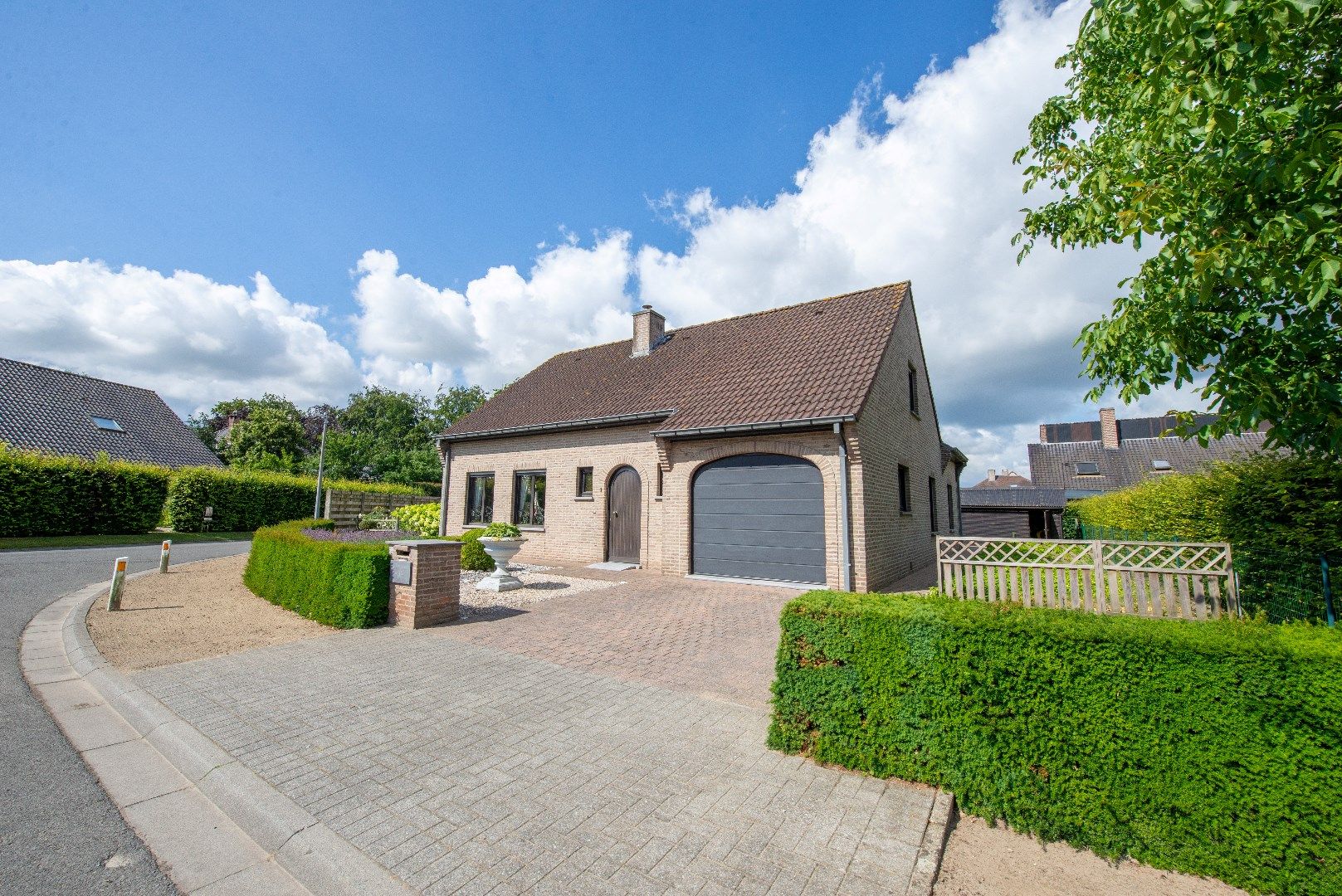 Hoofdfoto van de publicatie: Verzorgde gelijkvloerswoning met 2 slaapkamers, garage, veranda en tuin