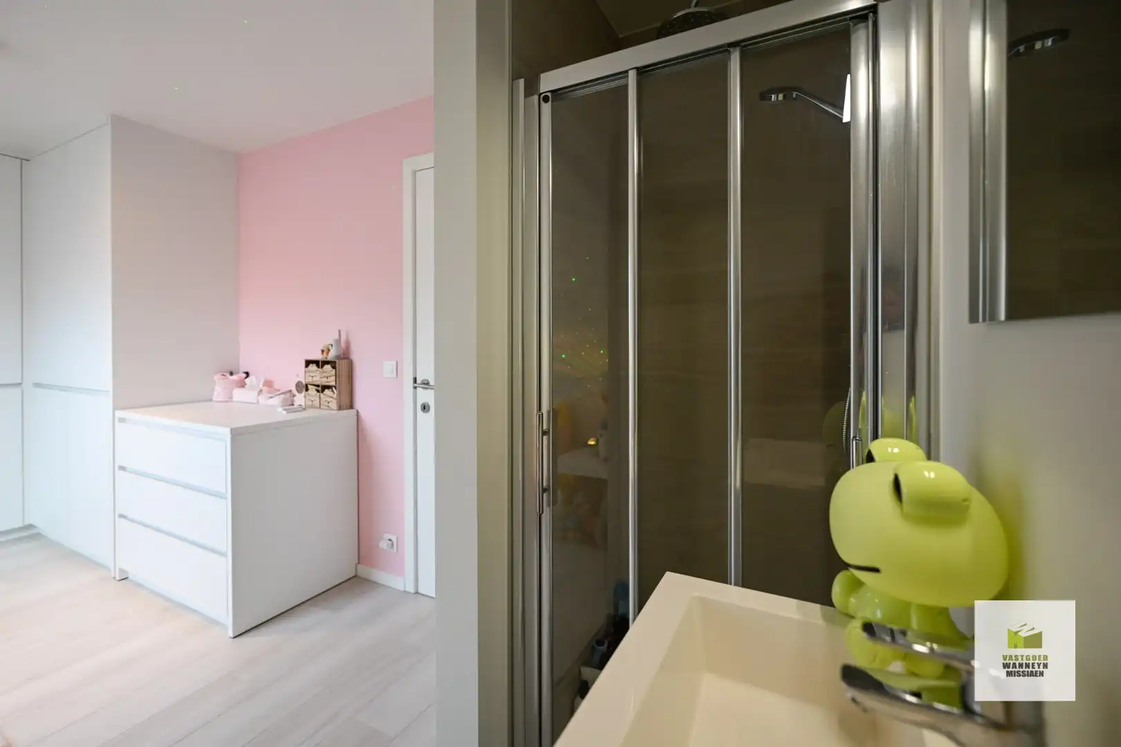 Luxueuze penthouse met groot terras, 2 slaapkamers en 2 parkeerplaatsen foto 11