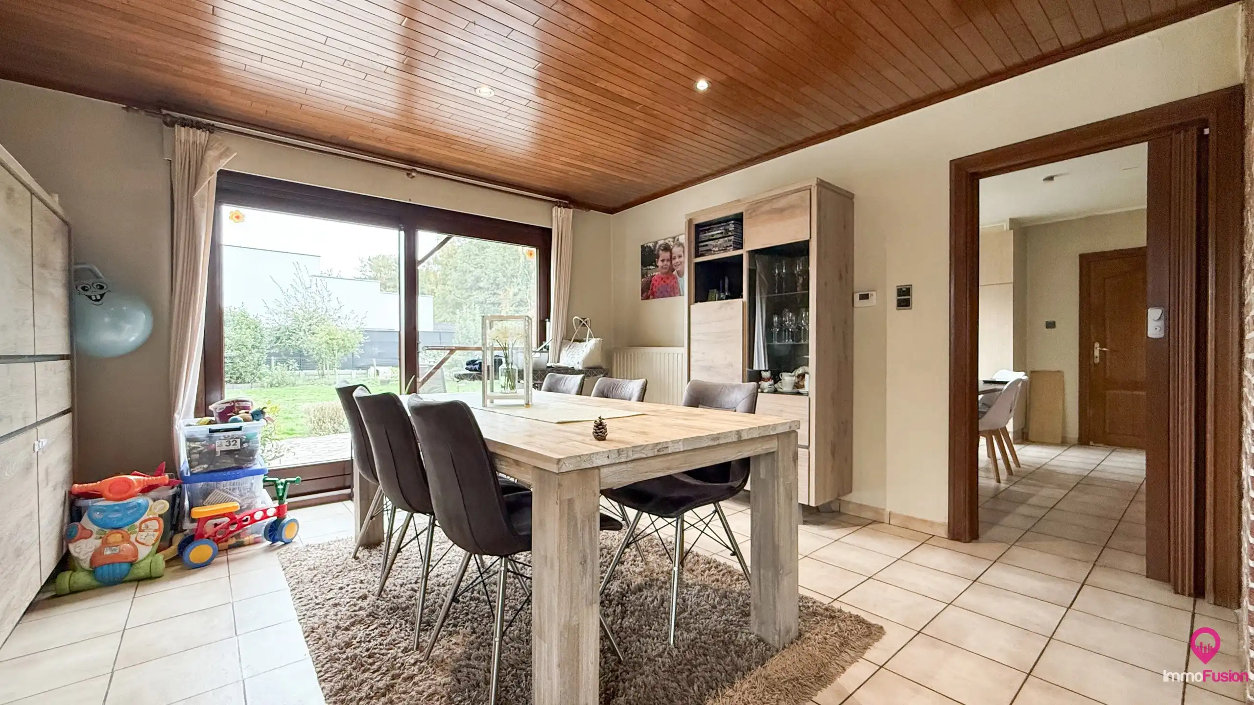 Prachtige landelijke woning met grote omheinde tuin en 3 slpk! foto 6