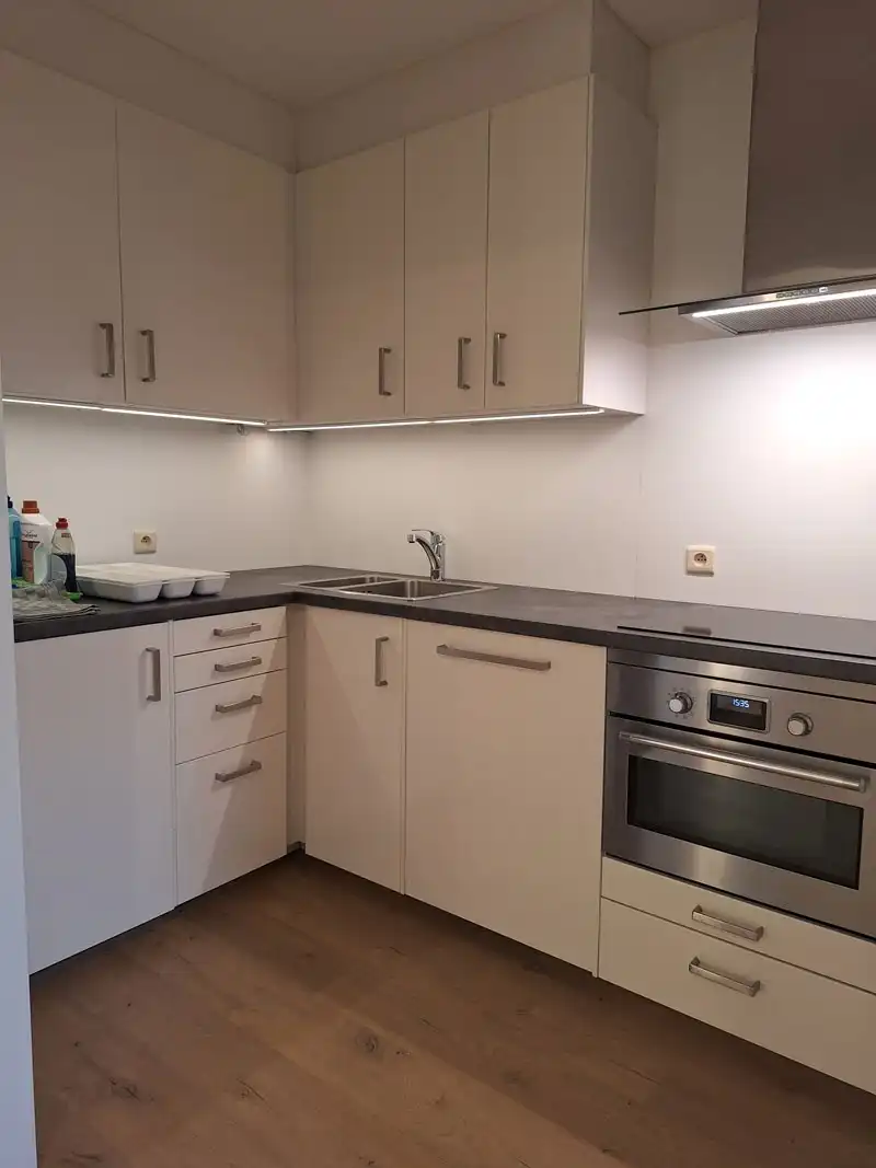 Instapklaar appartement met terras en autostandplaats in hartje Beringen foto 8