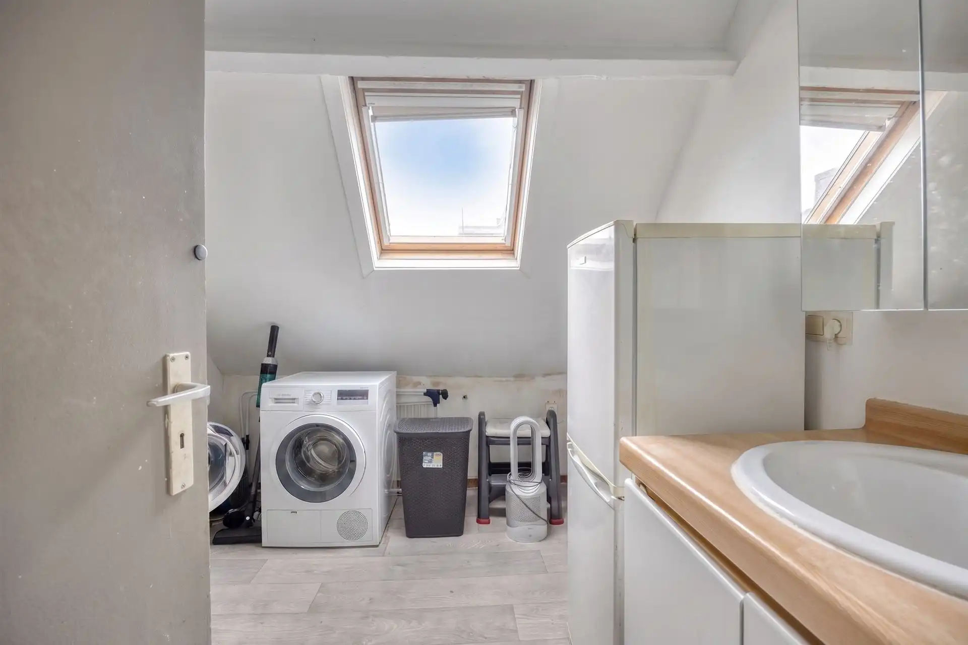 Ruime woning, momenteel ingericht als 4 studio's! foto 20