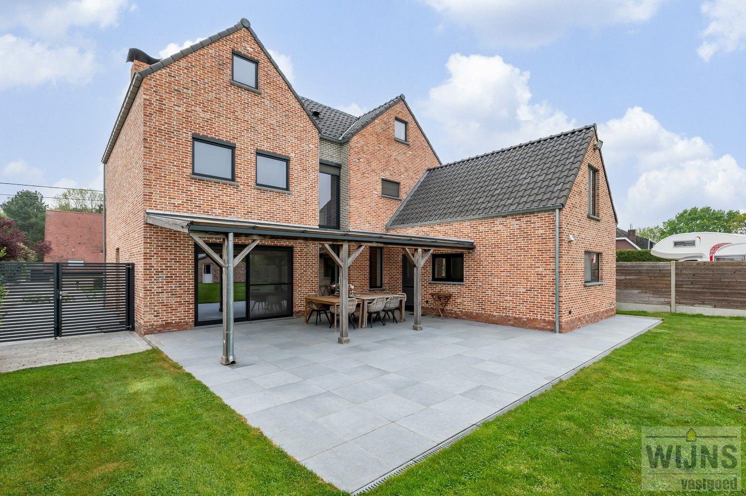 Ruime, energiezuinige woning met 3 (tot 5) grote slaapkamers en prachtige tuin (perceel 1020 m²) foto 4