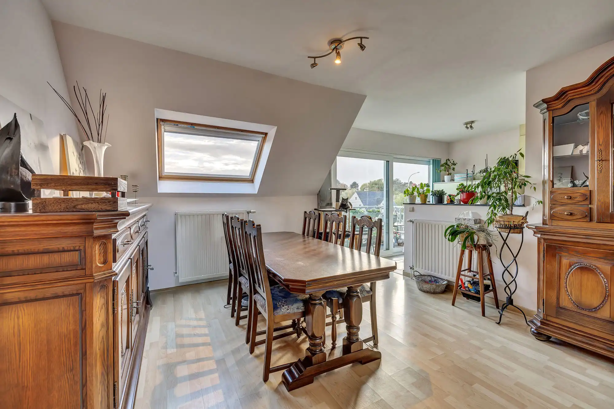 3-slaapkamer appartement met garage te Meerbeke foto 3