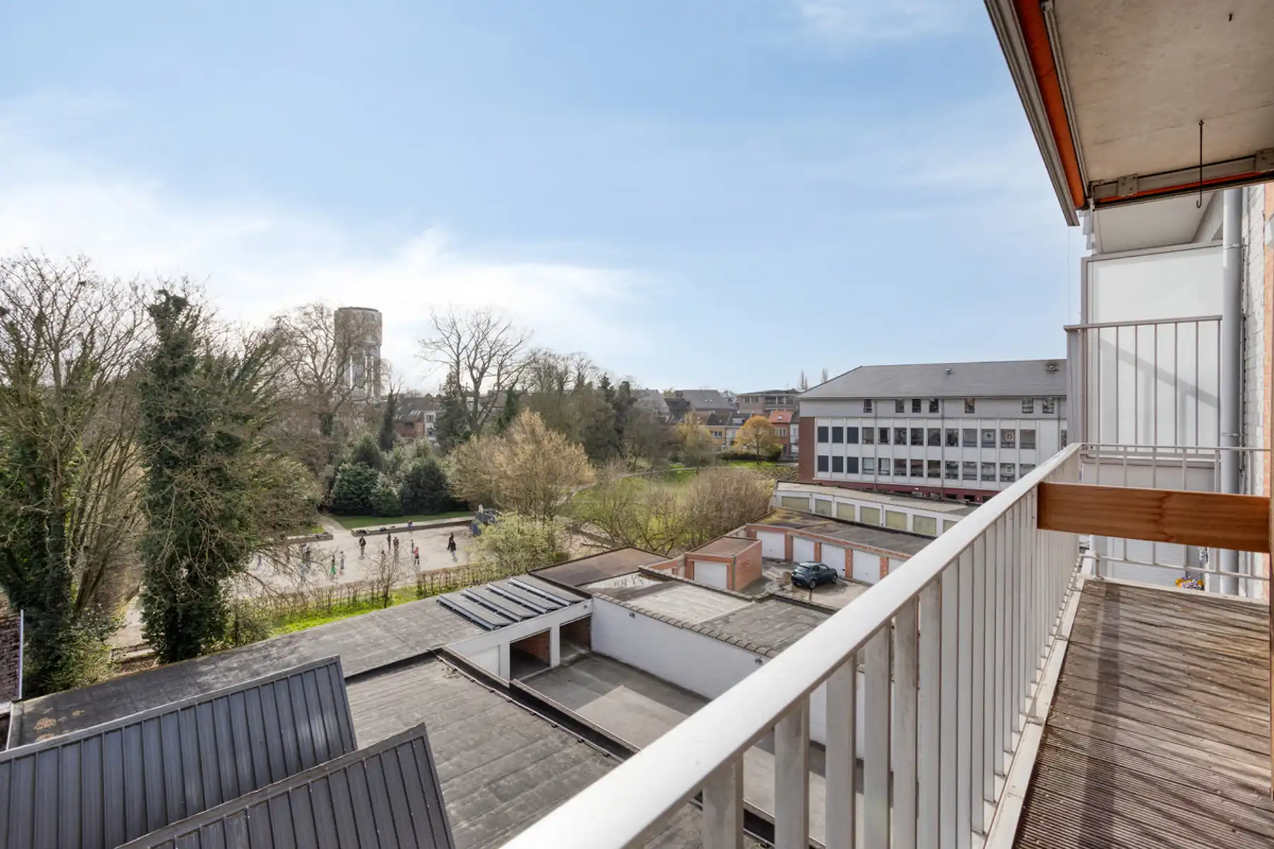 Vernieuwd 3-slaapkamerappartement met garage in hartje Aalst foto 24