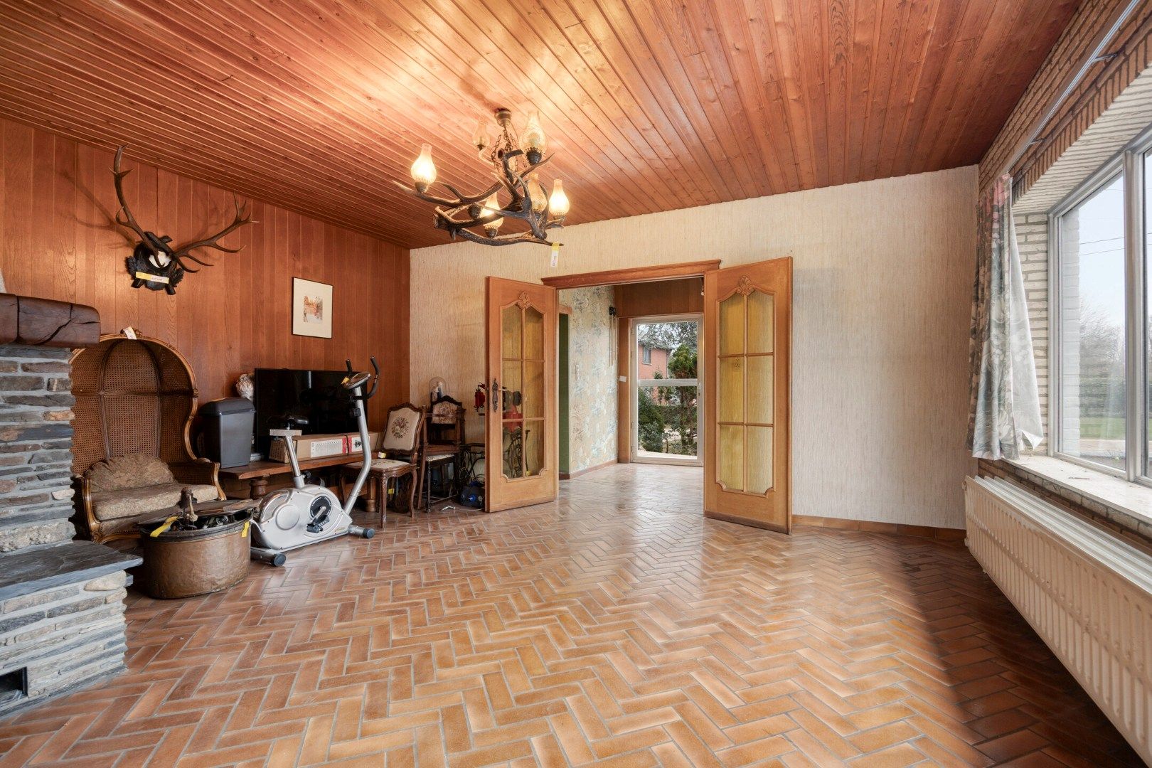 Open bebouwing met 3 slaapkamers, ruime garage op een perceel van 9a 62ca– EPC 596 kWh/m² - bewoonbare opp. 218 m² foto 5