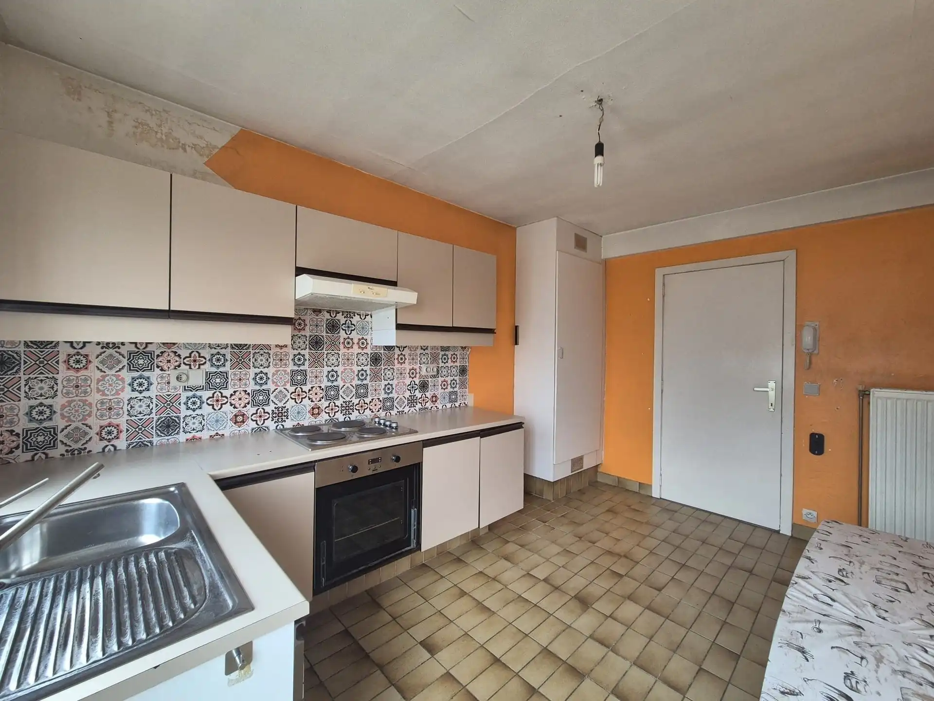 Ruim en lichtrijk appartement met 2 slaapkamers in het centrum van Wetteren. foto 12