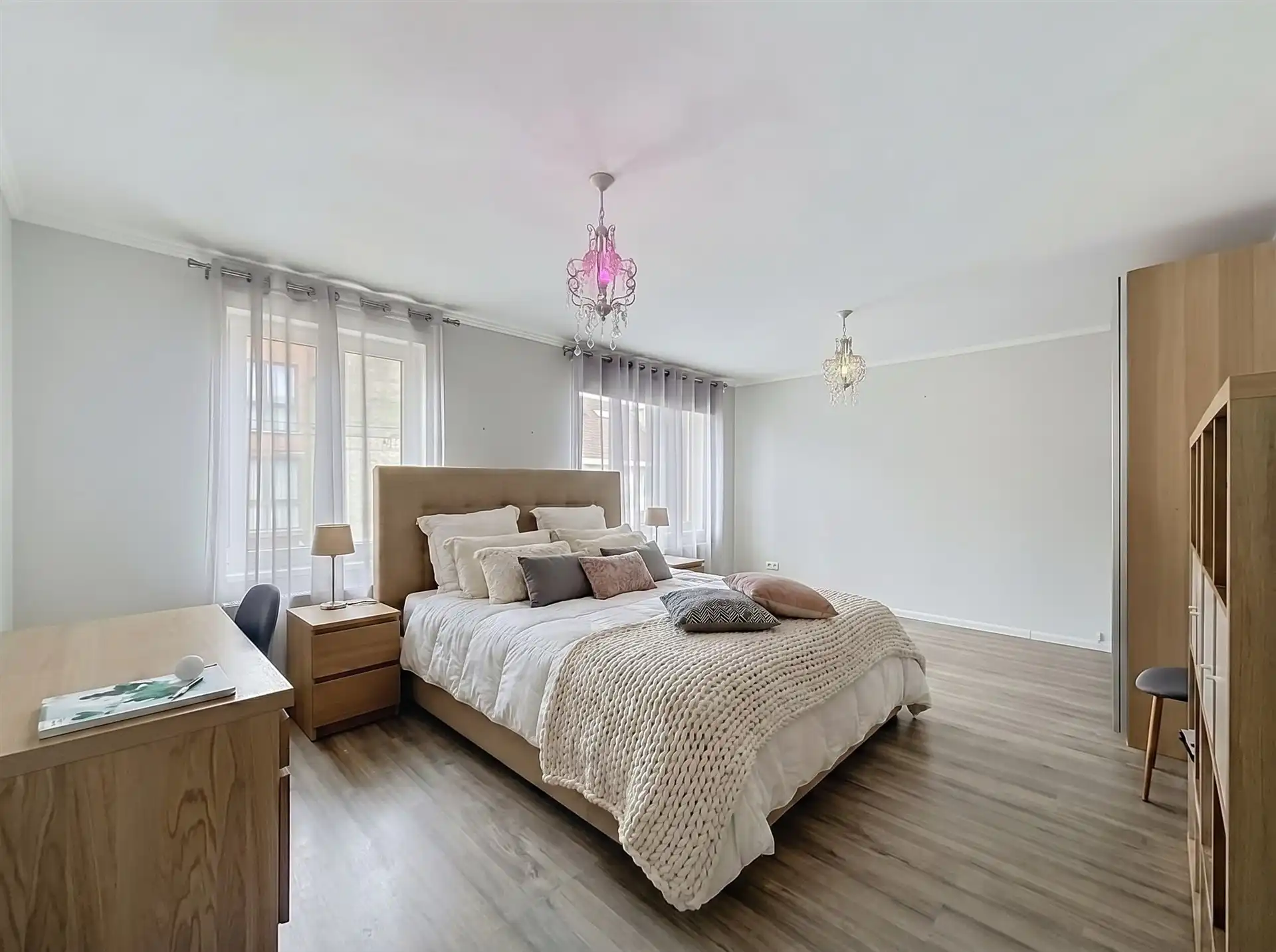 Prachtige instapklare woning met 6 slaapkamers en 2 badkamers! foto 17