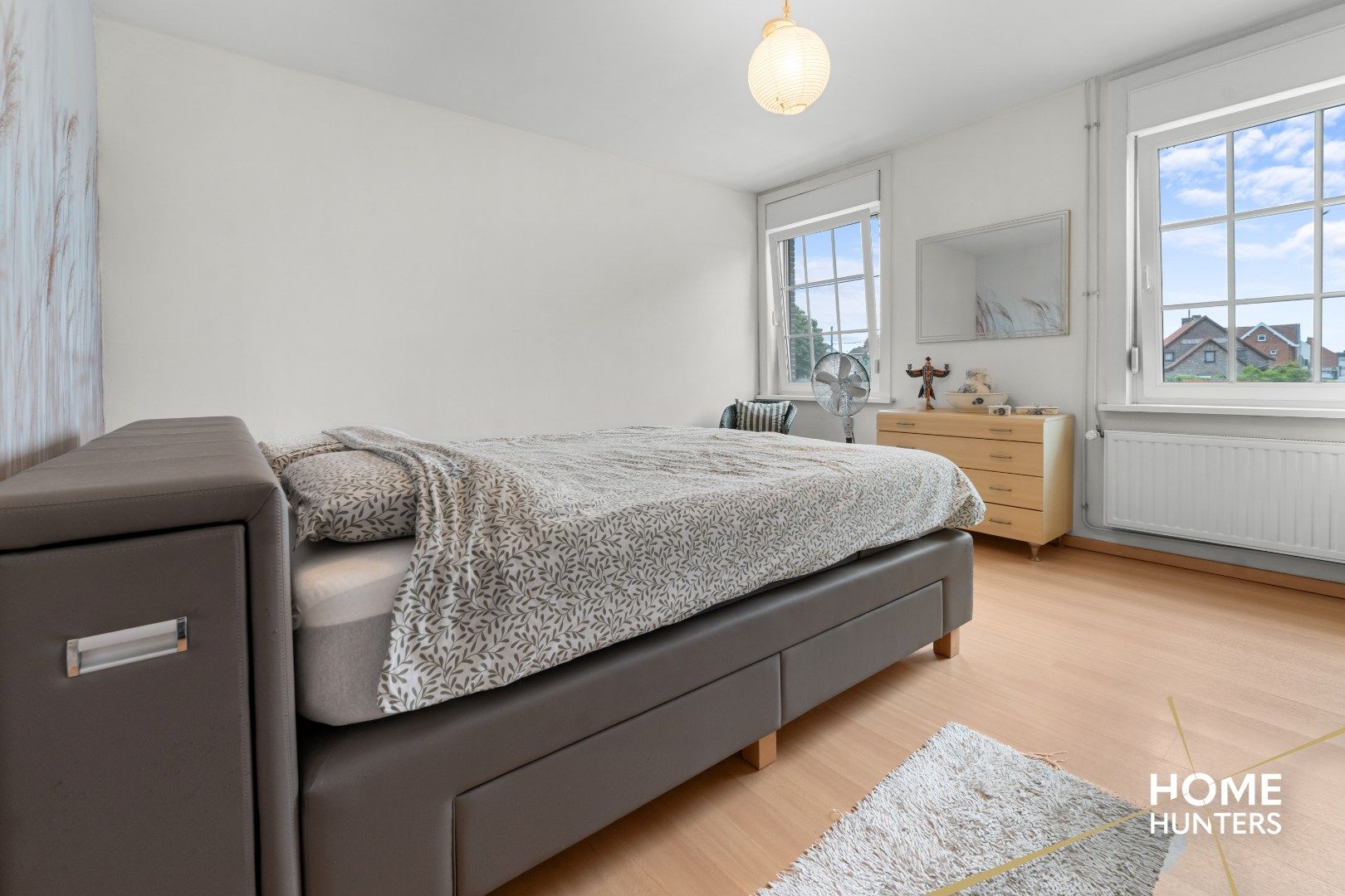 Ruime woning met 4 slaapkamers, een ruime zonnige tuin met verwarmd zwembad foto 36