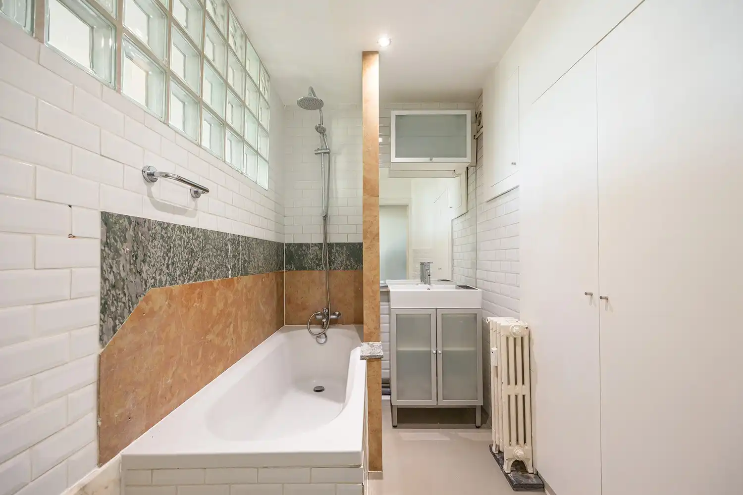 Stijlvol wonen in een iconische art-deco residentie foto 8
