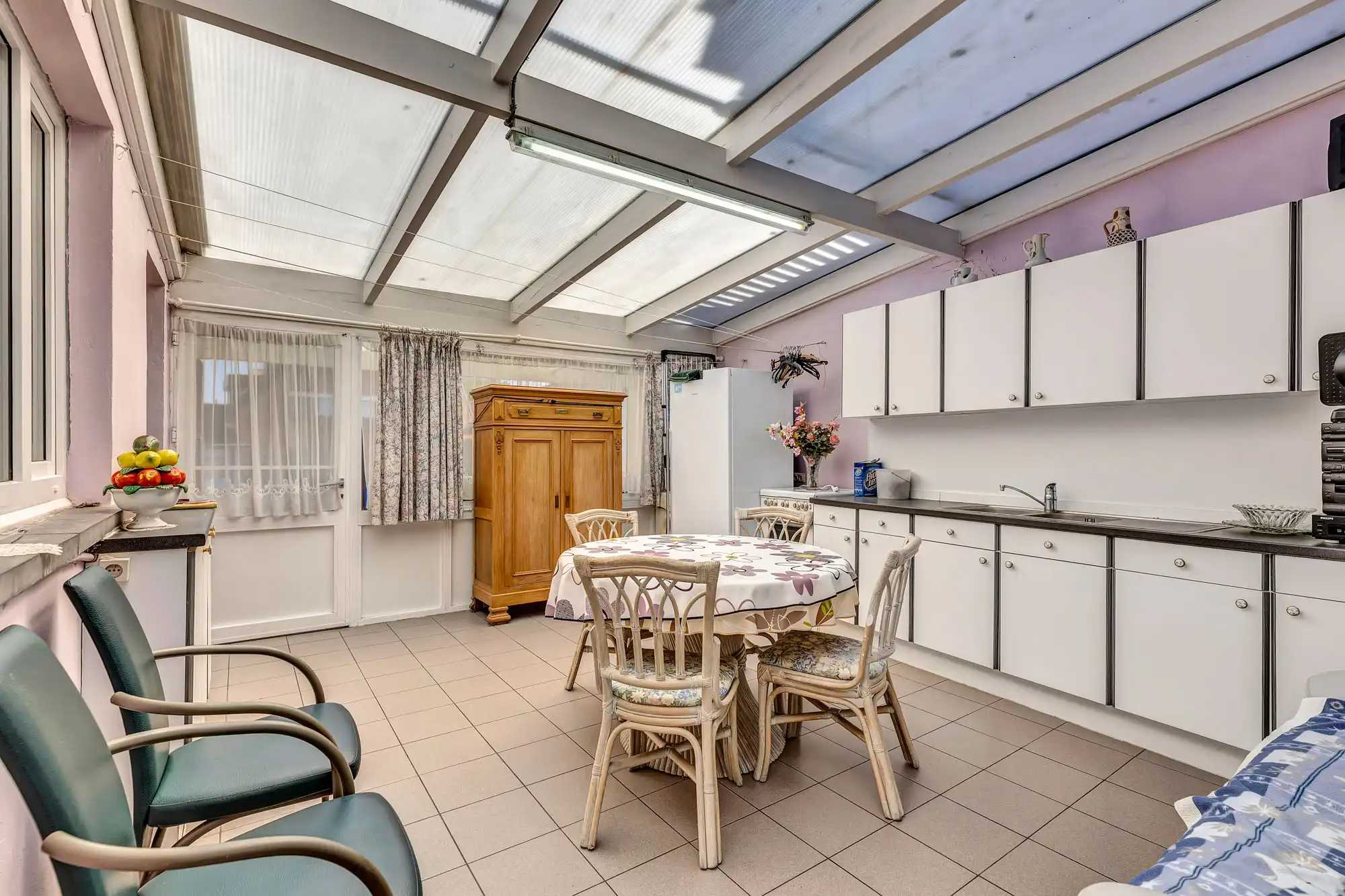 Solide woning met garage op rustige locatie foto 14