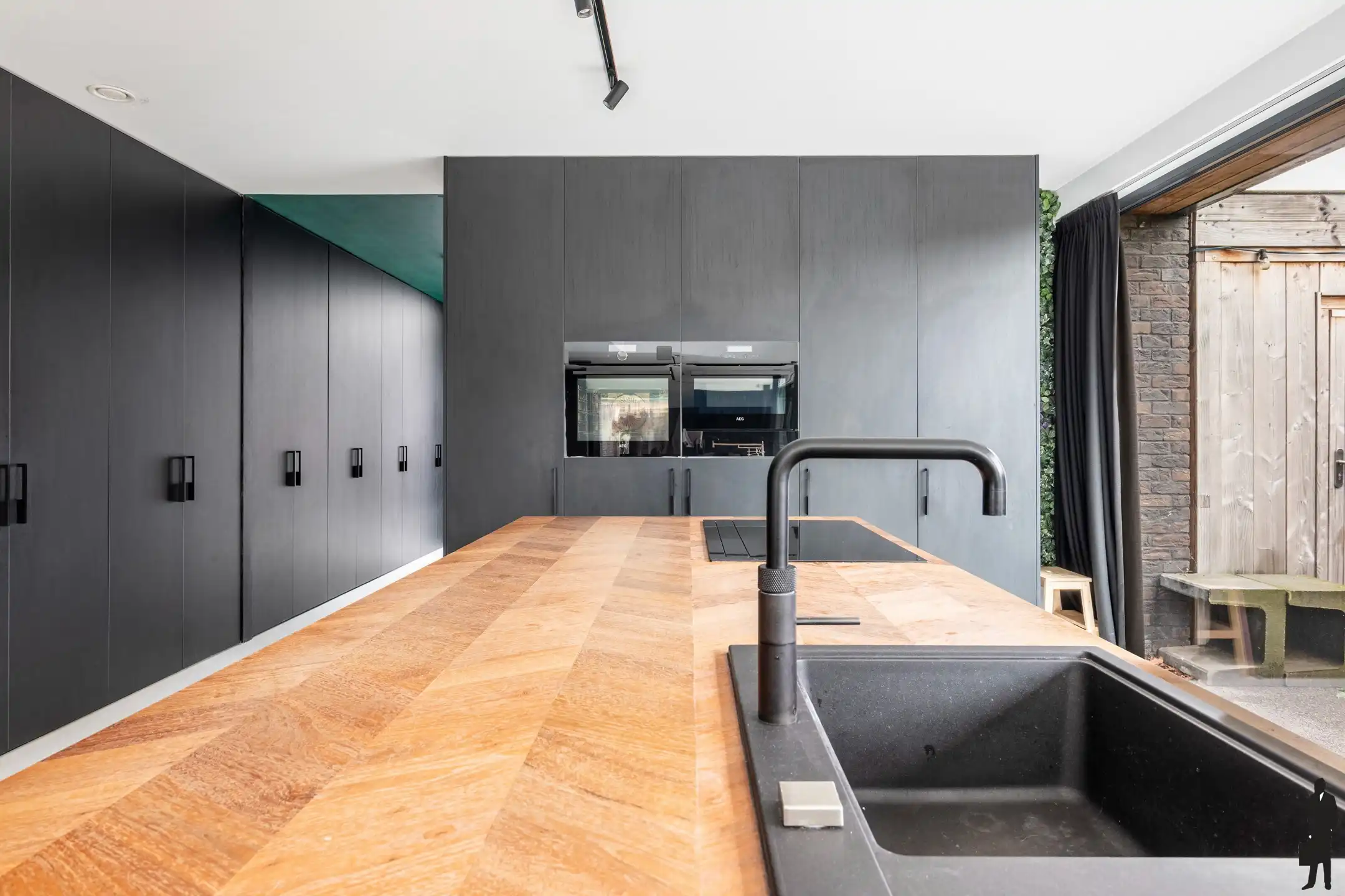 Exclusieve halfopen bebouwing met uitzonderlijke woonoppervlakte foto 6