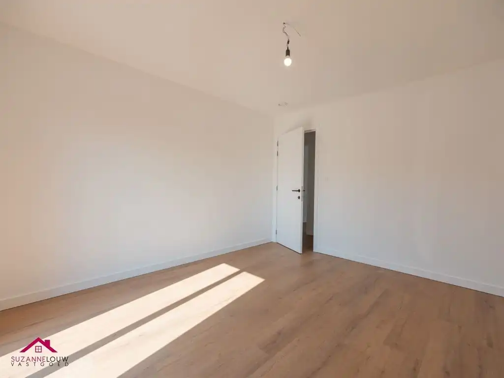 Gelijkvloers appartement met ruim terras foto 8