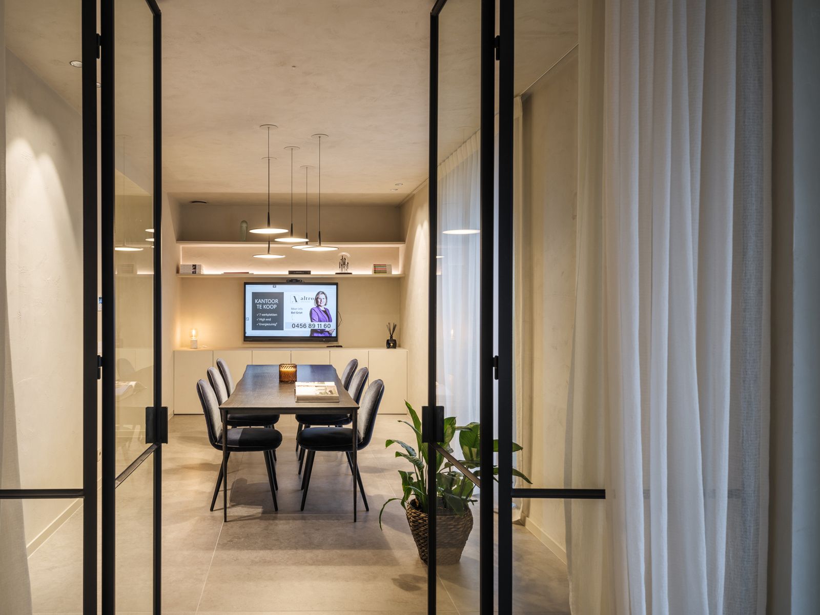 High-end, energiezuinig kantoor met ruime parkeerplaats foto 4