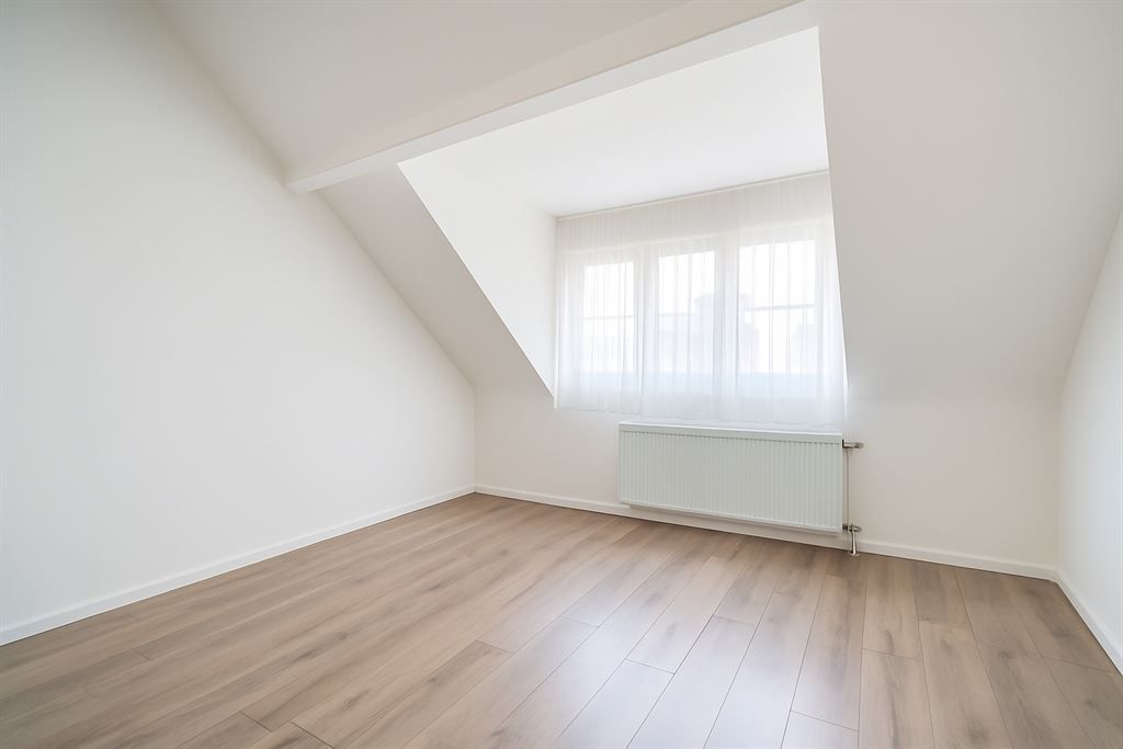 Ruime gerenoveerde woning met alle comfort foto 19