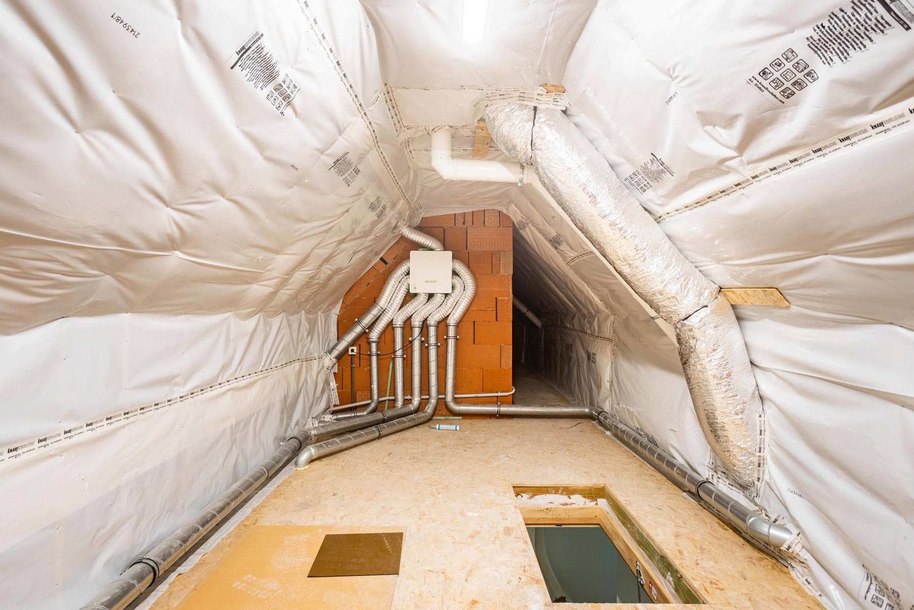 Recent, luxe penthouse met panoramisch terras foto 18