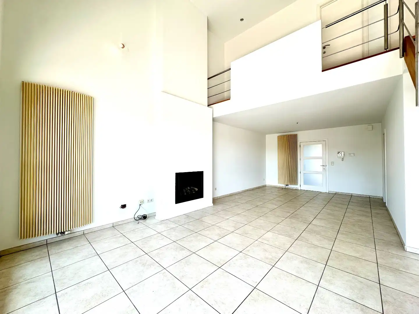 Ruim duplex appartement met 3 slaapkamers in hartje Bilzen-Hoeselt foto 4