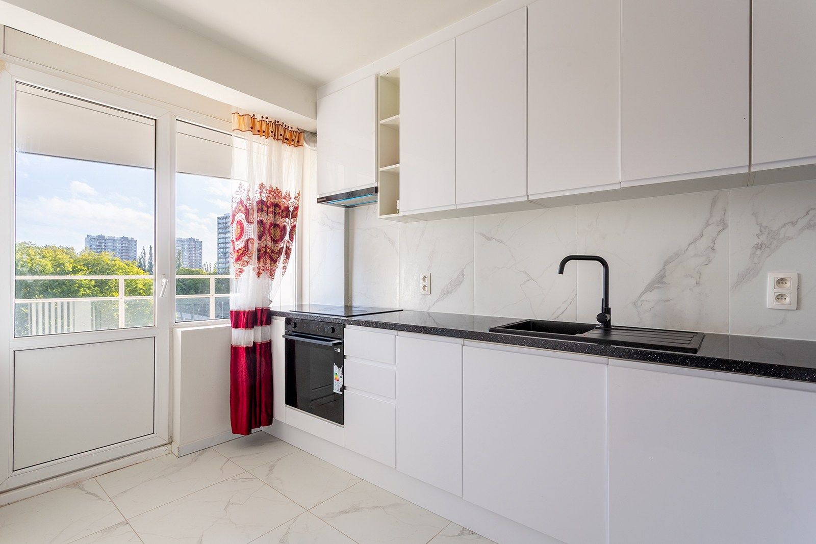 Instapklaar 3-slaapkamerappartement op de 5e verdieping met zuidgericht terras foto 10