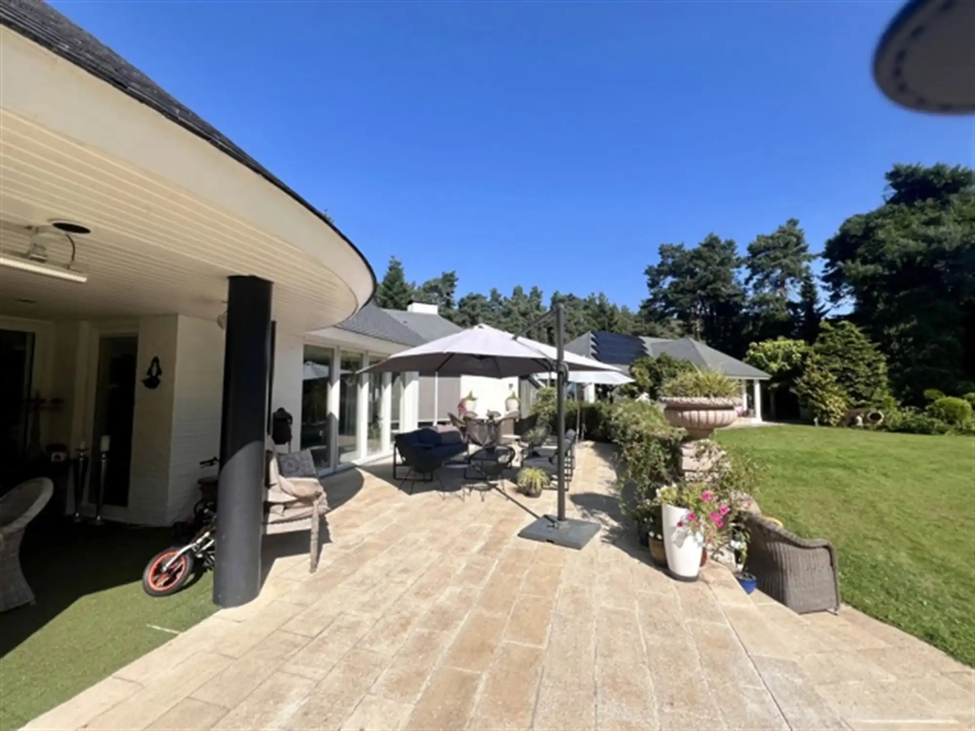 Statig landgoed met binnenzwembad op toplocatie foto 14