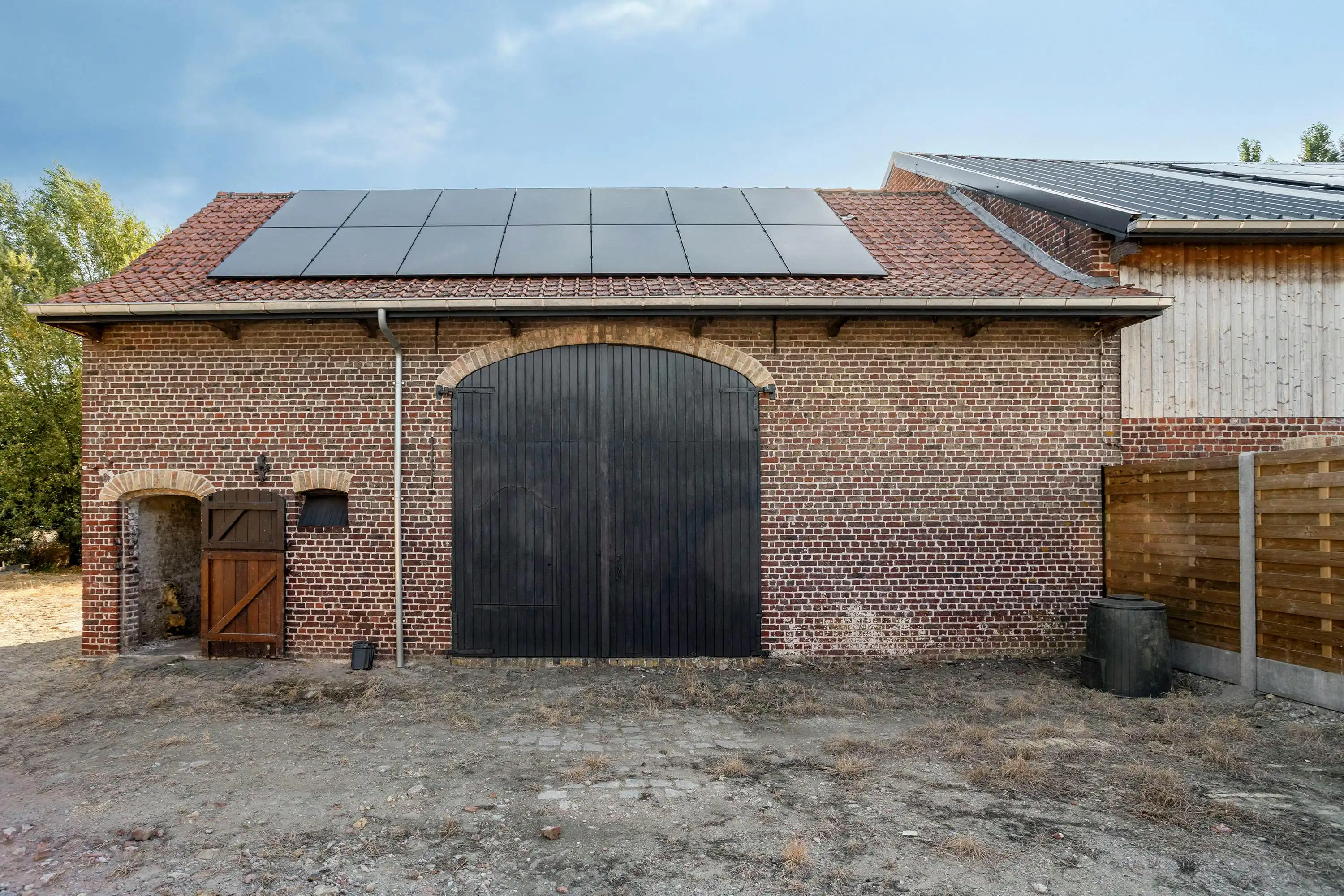 Alleenstaand huis te koop in Vleteren met weide en bijgebouw foto 4