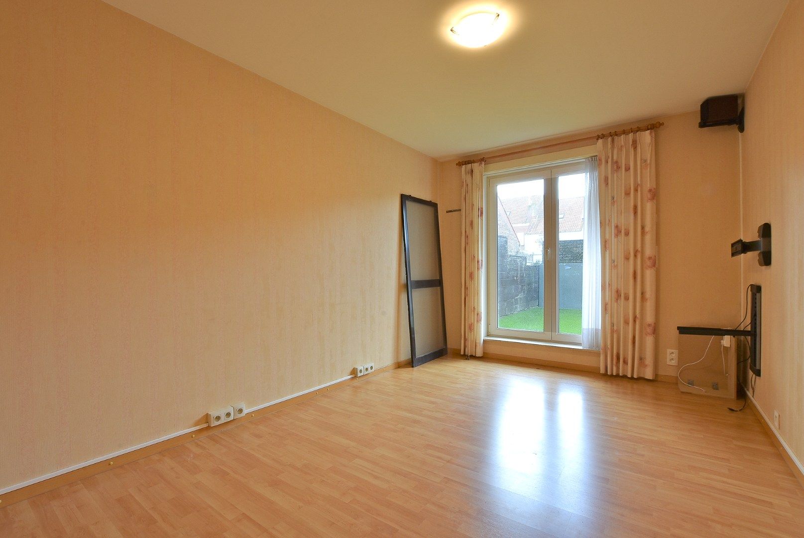 Prachtige 2/3-slaapkamer appartement (112m² + 12m²) in de winkelstraat van Nieuwpoort-stad. foto 8