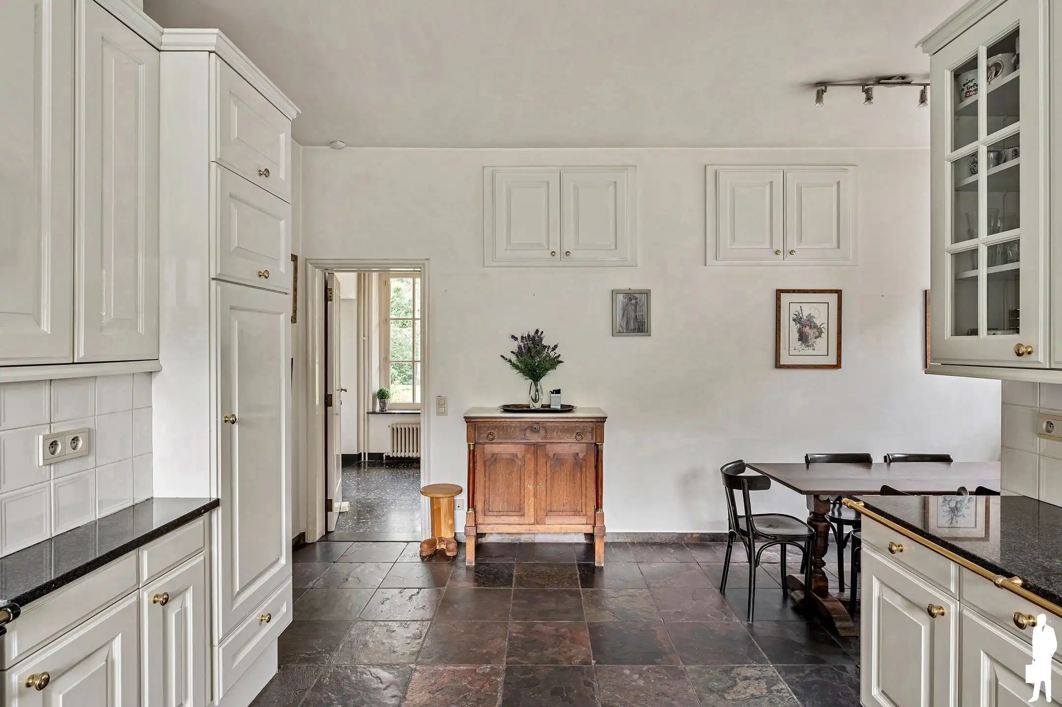 In Vriesdonk, statige villa met parktuin en prachtige gemeenschappelijke vijver waardoor men een weids uitzicht heeft. foto 15