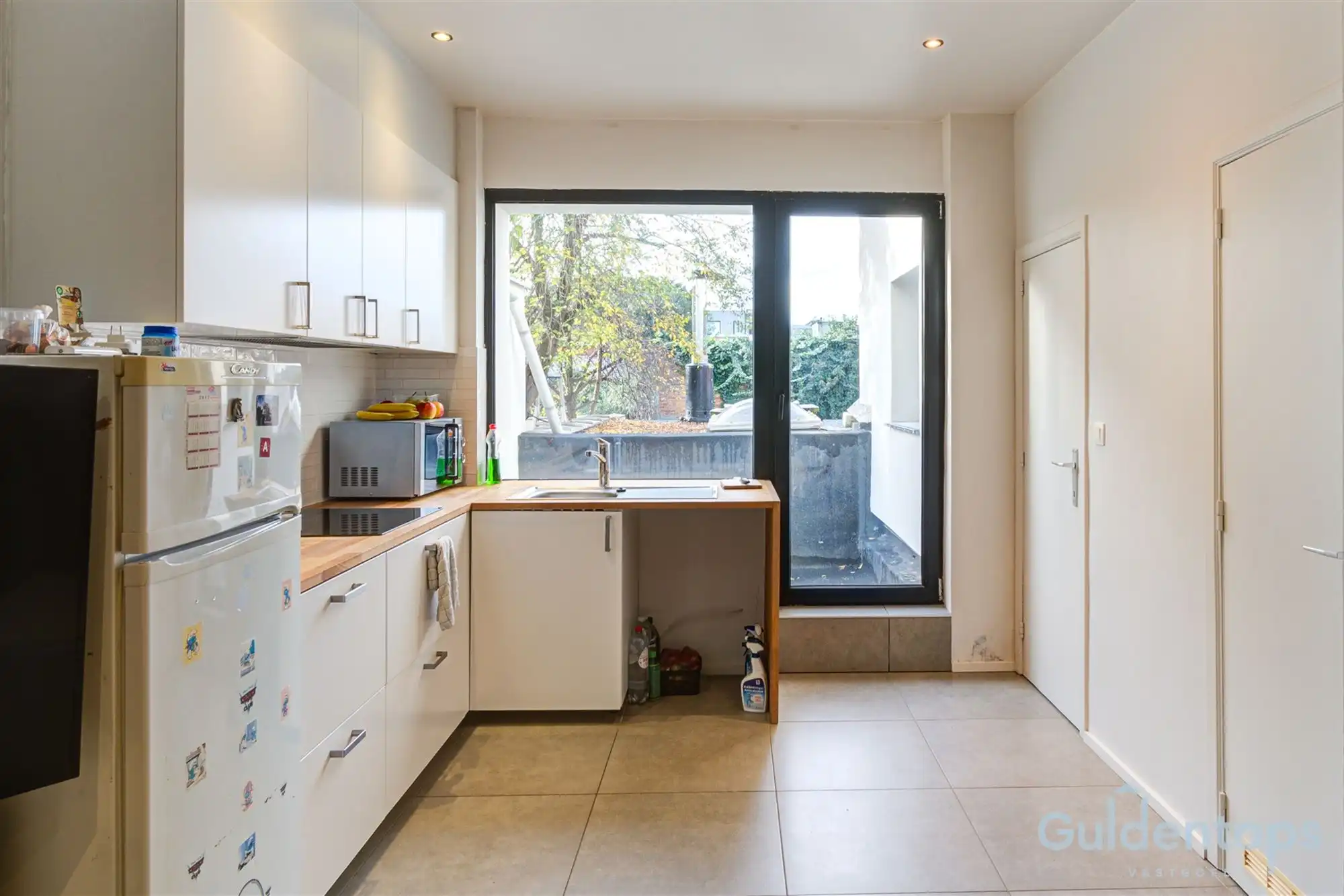 Knap gebouw bestaande uit 2 appartementen én magazijn foto 2