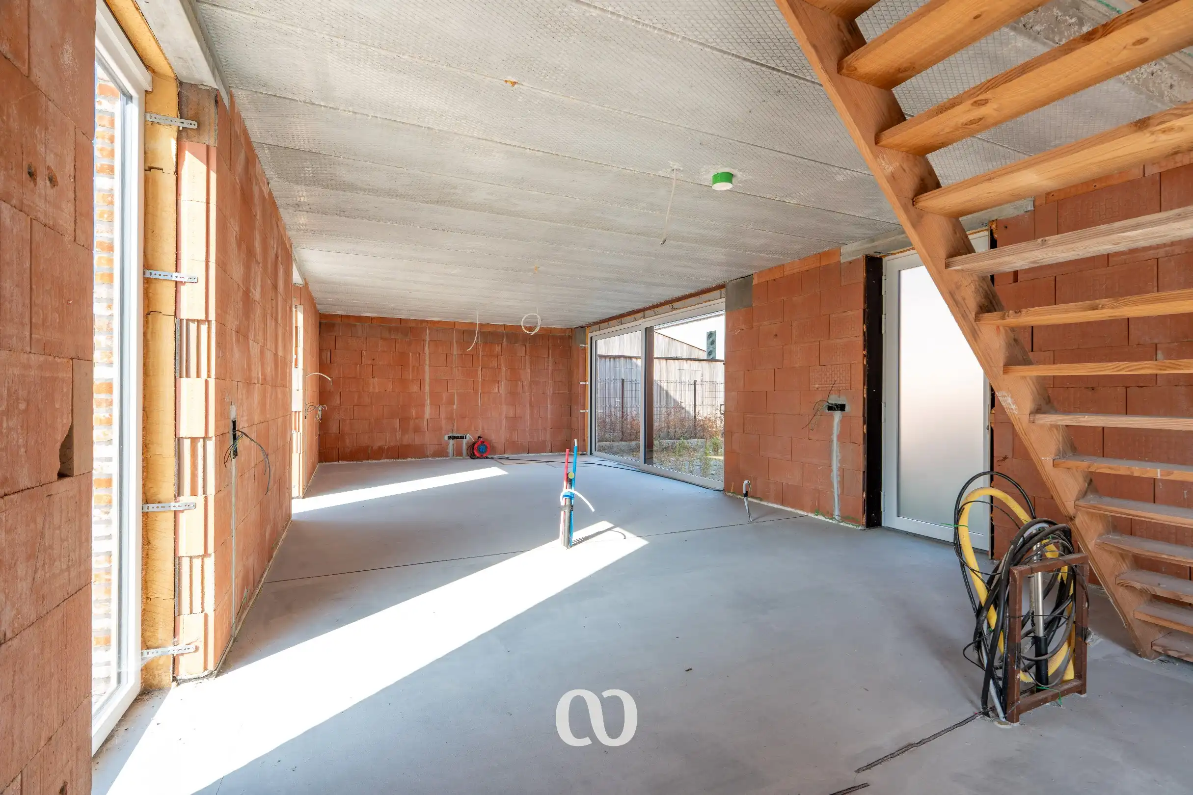 Ruime casco woning met tal van mogelijkheden! foto 7