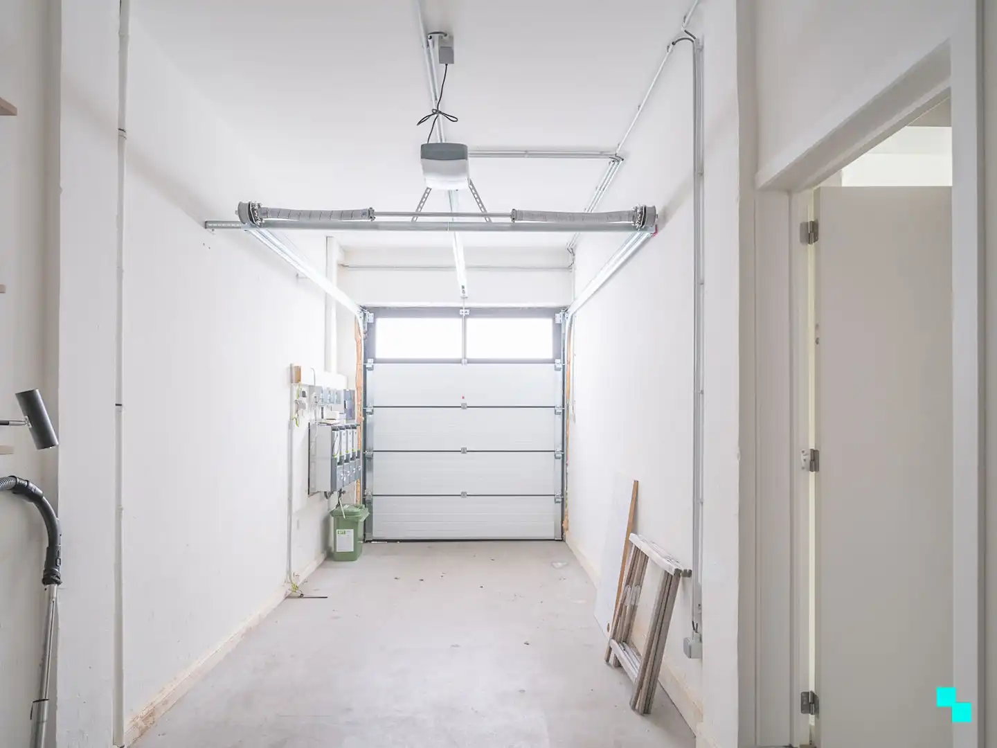 Gerenoveerd appartement met 2 slaapkamers en koer nabij Gent Dampoort foto 22