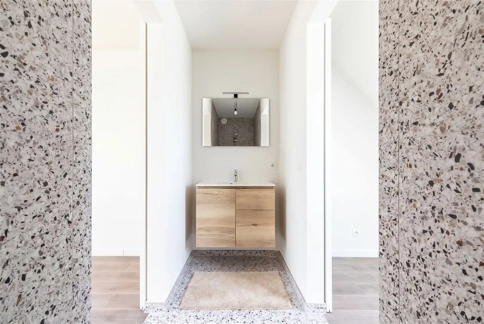 Volledig afgewerkte nieuwbouwwoning MOGELIJKS 6% BTW !! foto 20