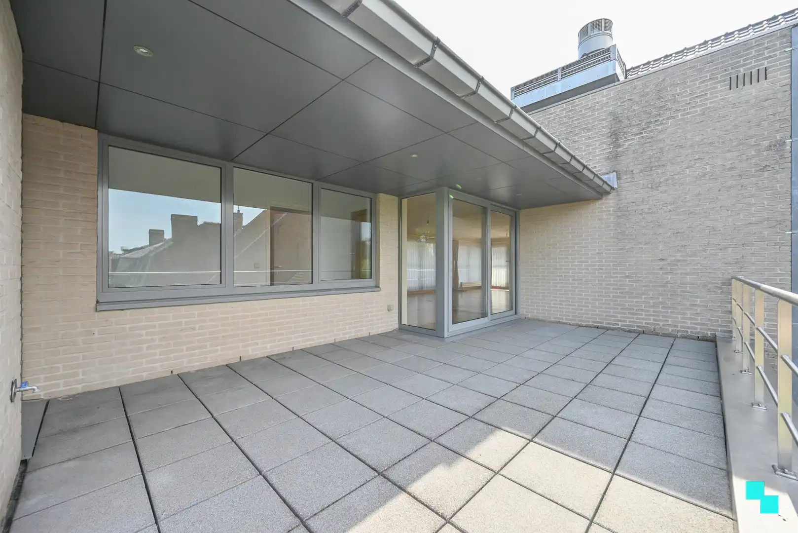Unieke penthouse met drie terrassen in hartje Izegem foto 16
