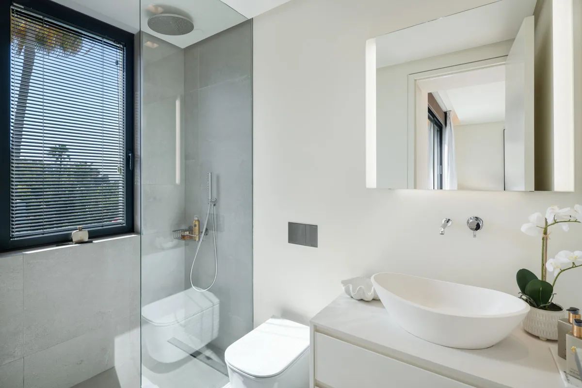 Exclusieve Award-winnende villa in Marbesa: luxe wonen op slechts stappen van het strand! foto 22