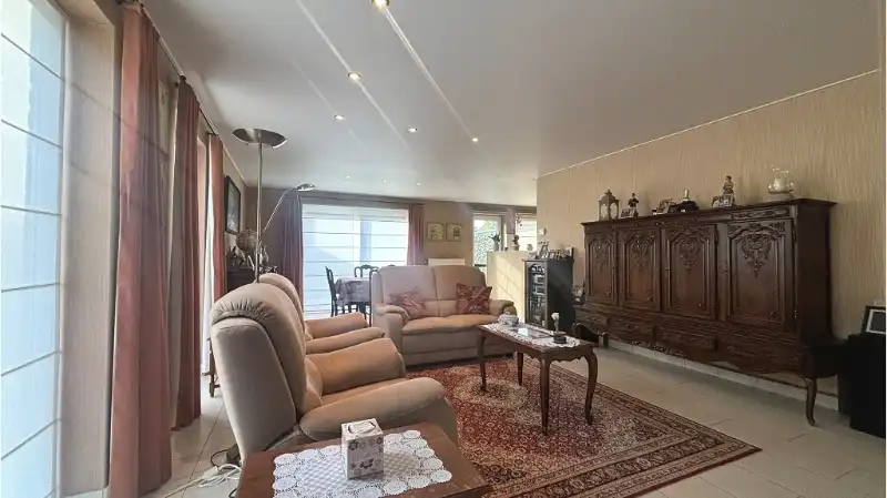 Ruime 3-slaapkamerwoning met TUIN en GARAGE te koop in Sint-Andries Brugge foto 4