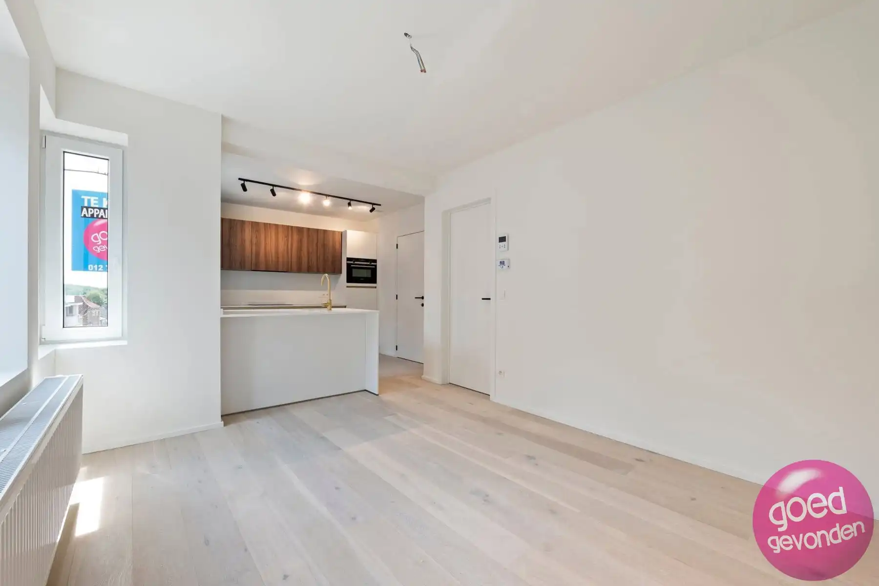 NIEUW APP - 1of2 SLK - TERRAS - KELDER - CENTRUM - GEEN BTW foto 7