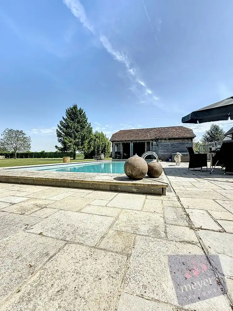 Hoeve met zwembad op 1,2 ha in Alken foto 12