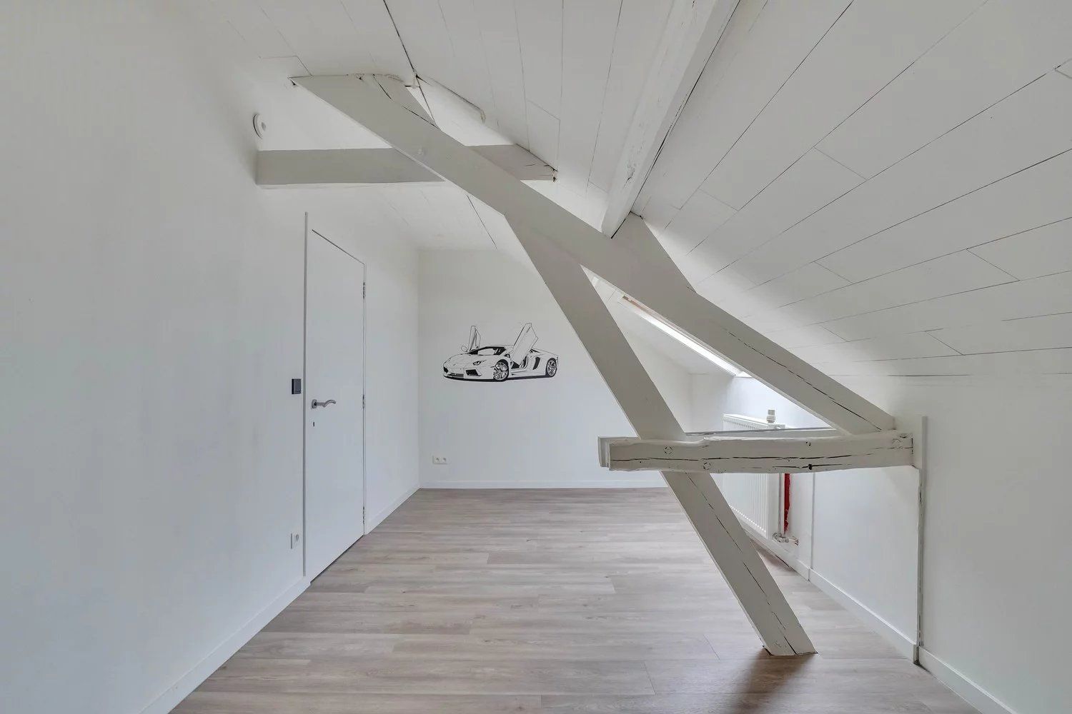 Ruime, gerenoveerde woning op een goede locatie foto 18