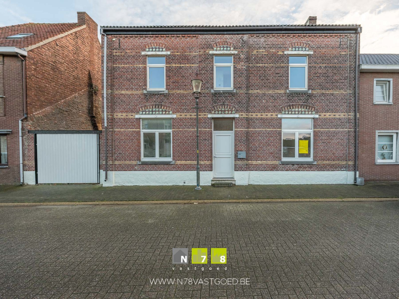 Huis te koop foto {{pictureIndex}}