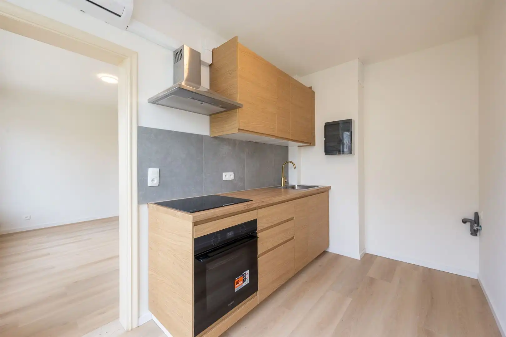 Instapklaar dakappartement aan Rivierenhof  foto 6