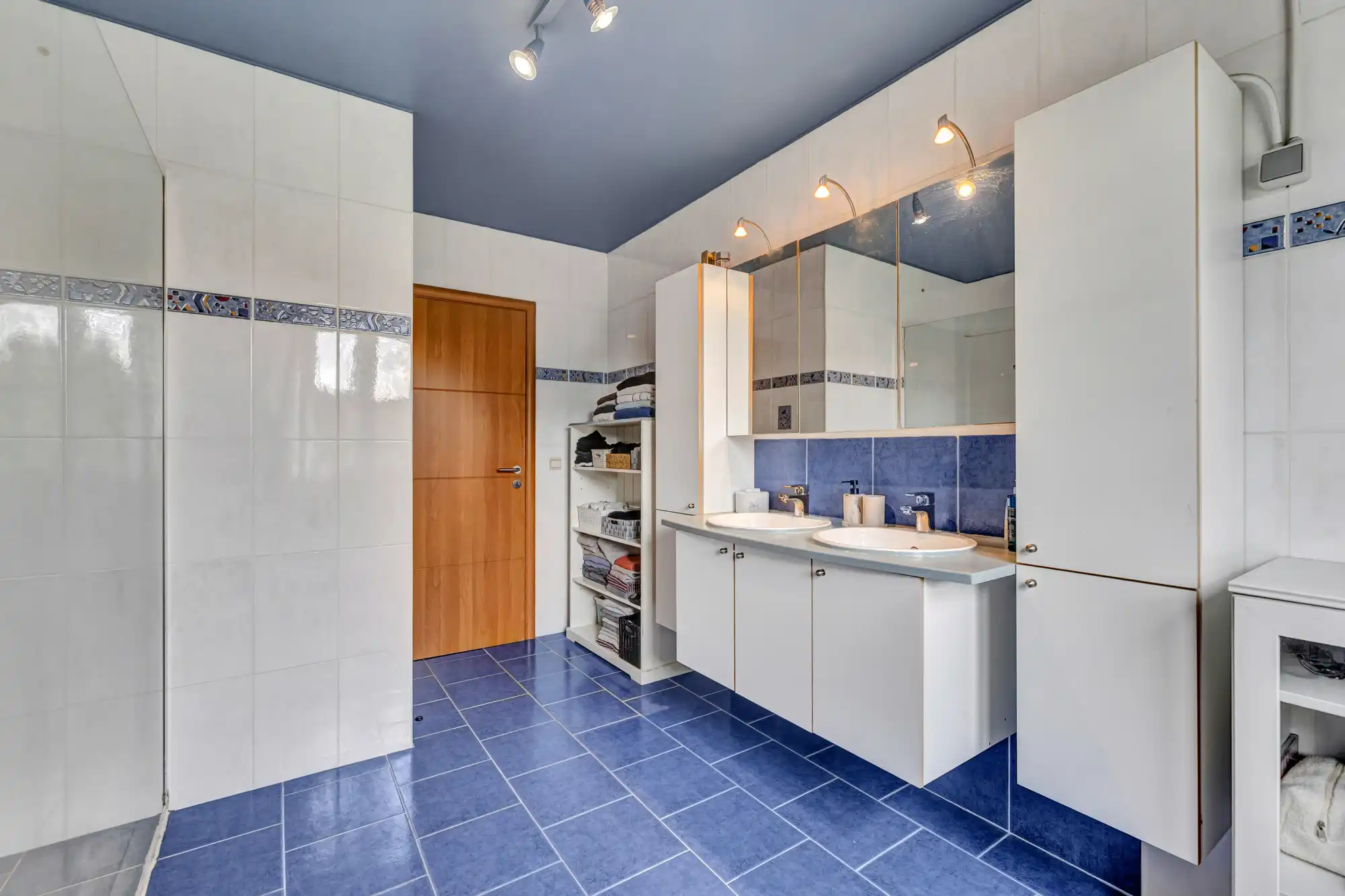 Prachtige HOB met 4 slaapkamers, ruime garage en grote tuin foto 13